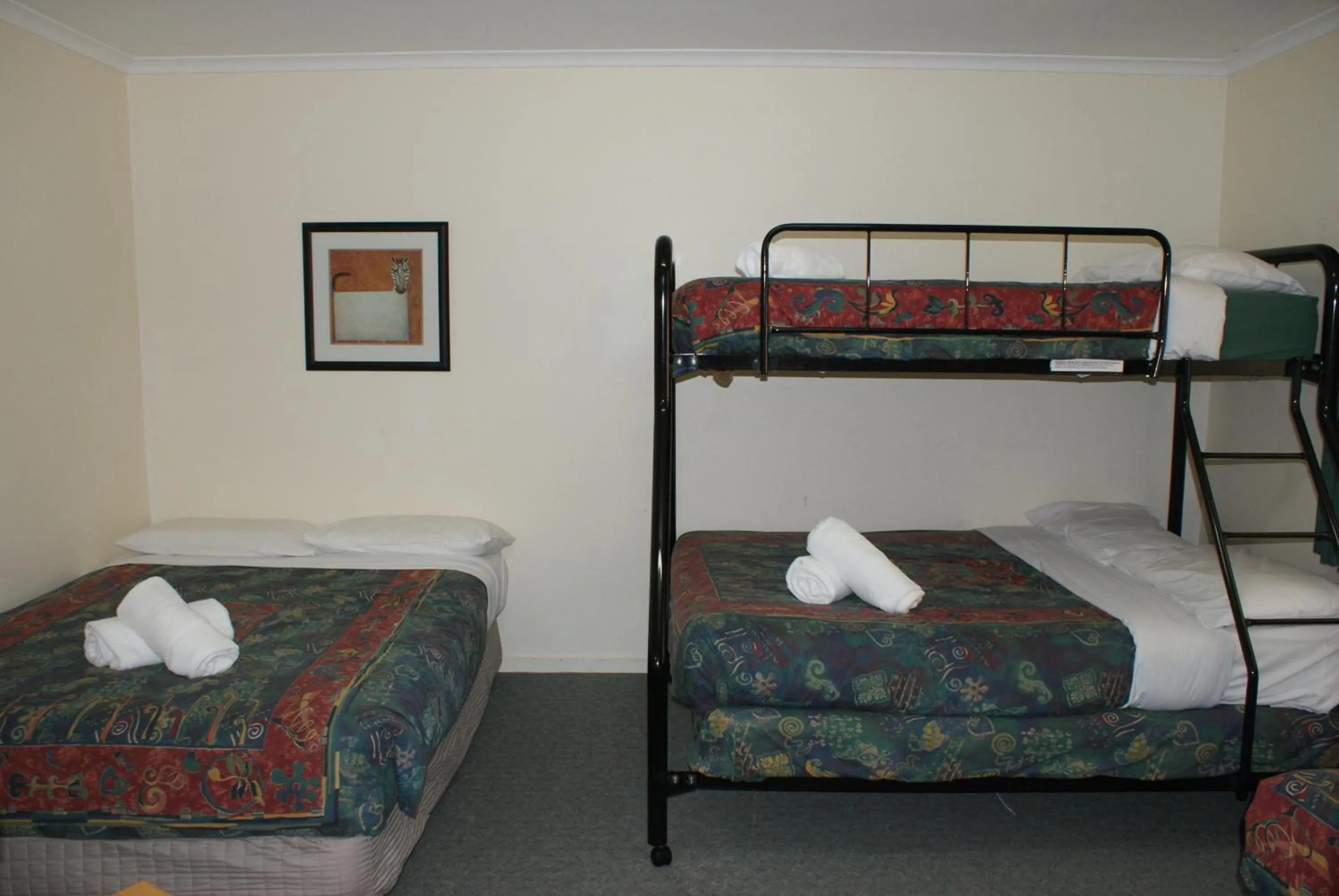 Bedroom, Bed in Warrnambool Motel and Holiday Park
