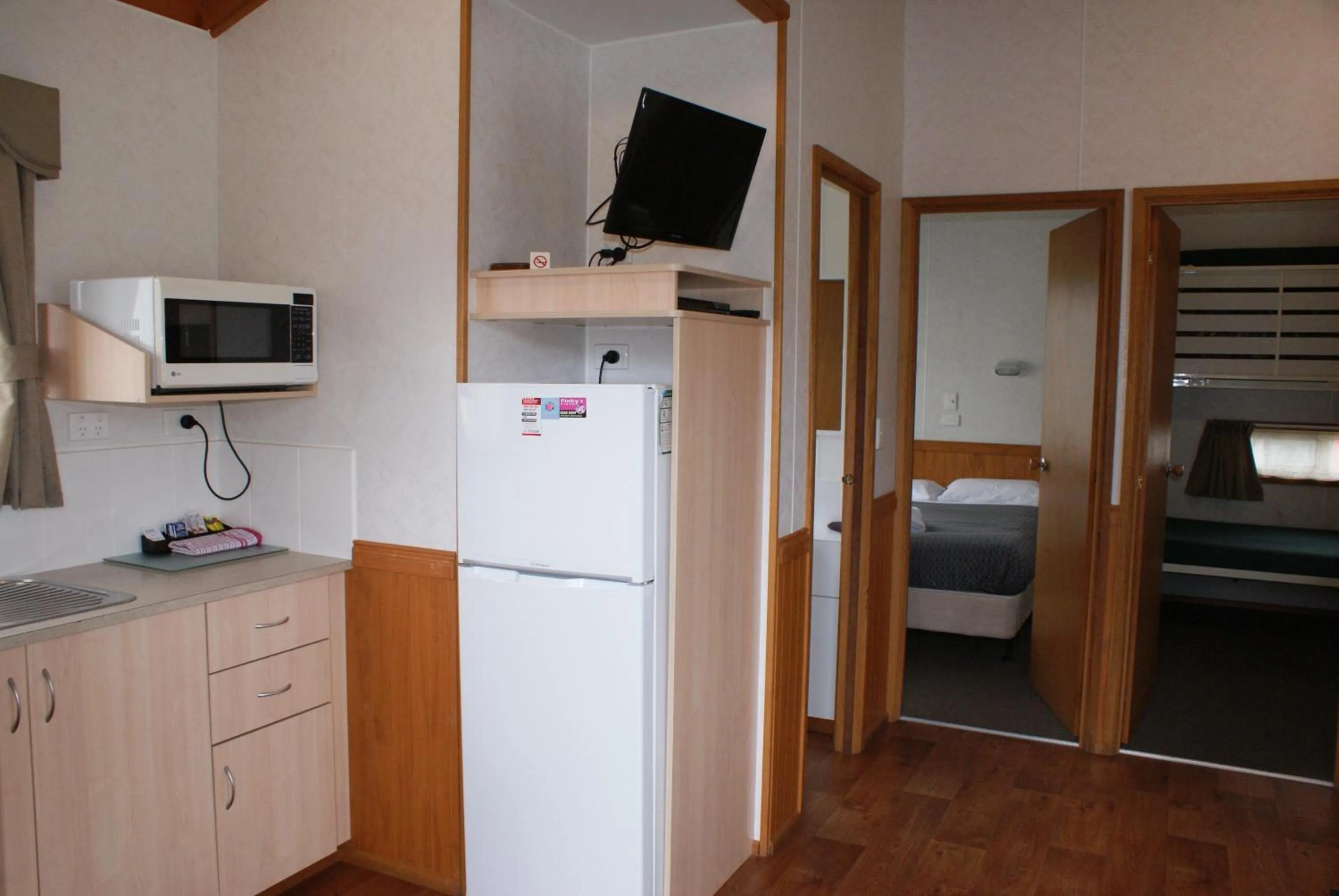 TV and multimedia in Warrnambool Motel and Holiday Park