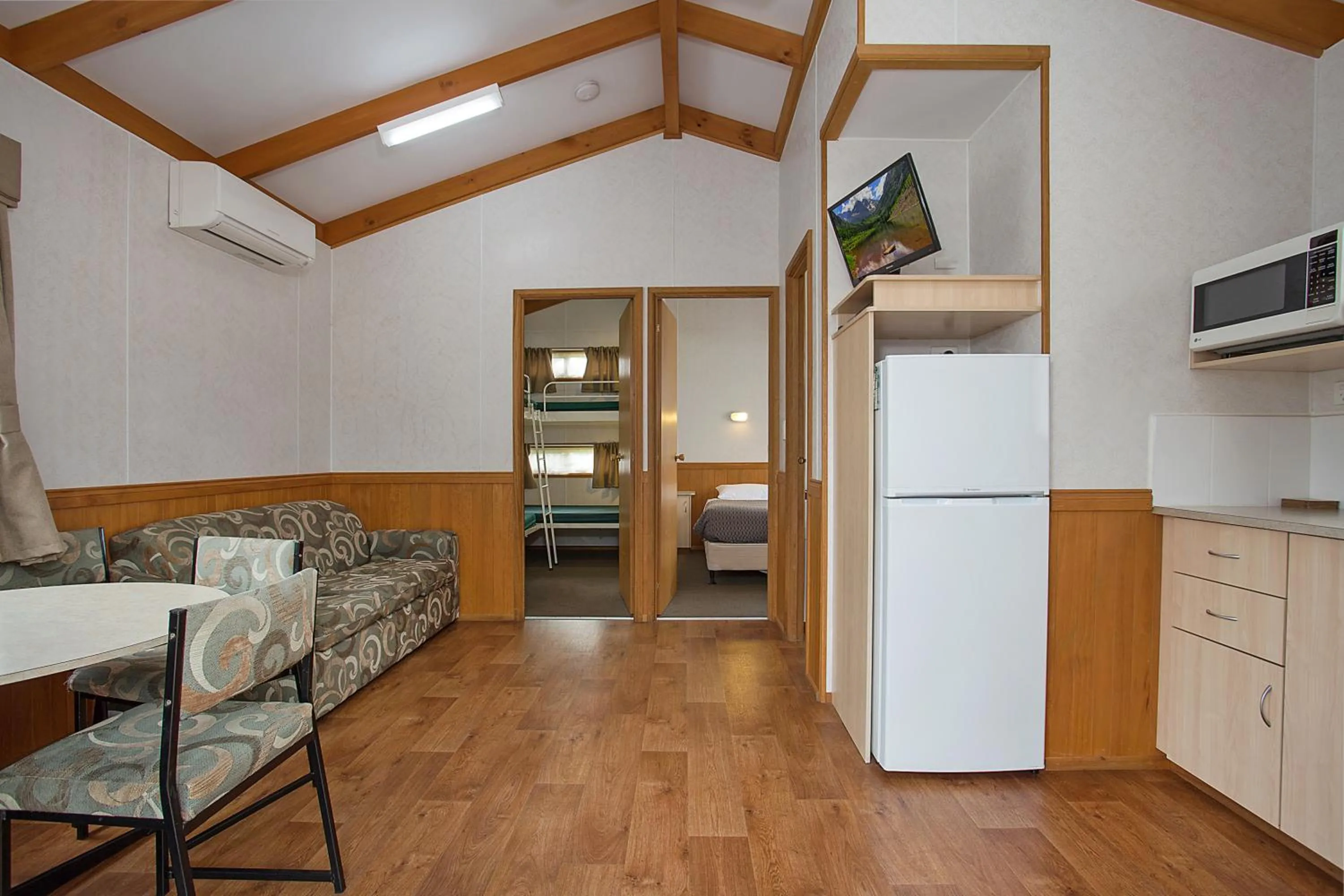 Kitchen or kitchenette in Warrnambool Motel and Holiday Park
