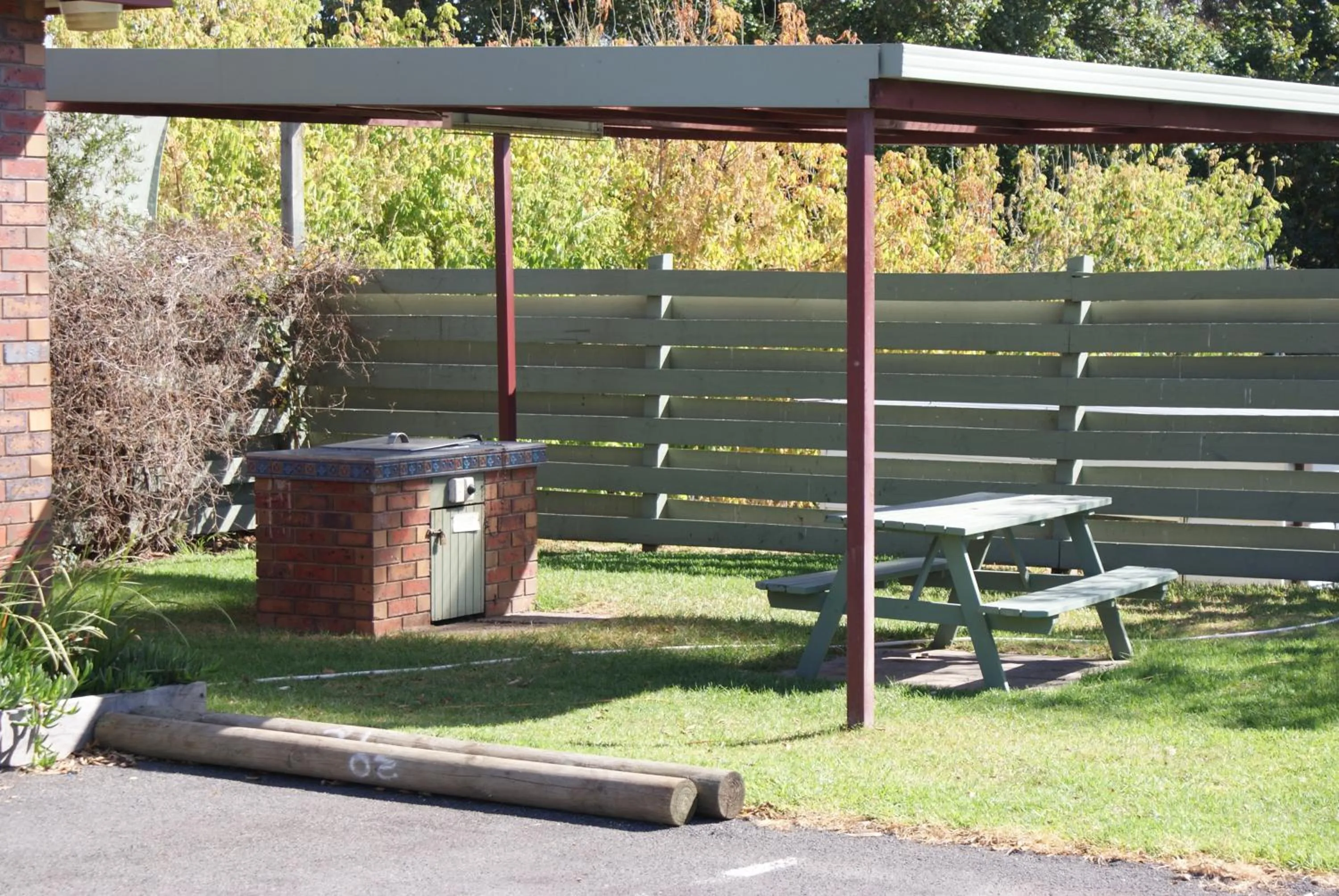 BBQ facilities in Warrnambool Motel and Holiday Park