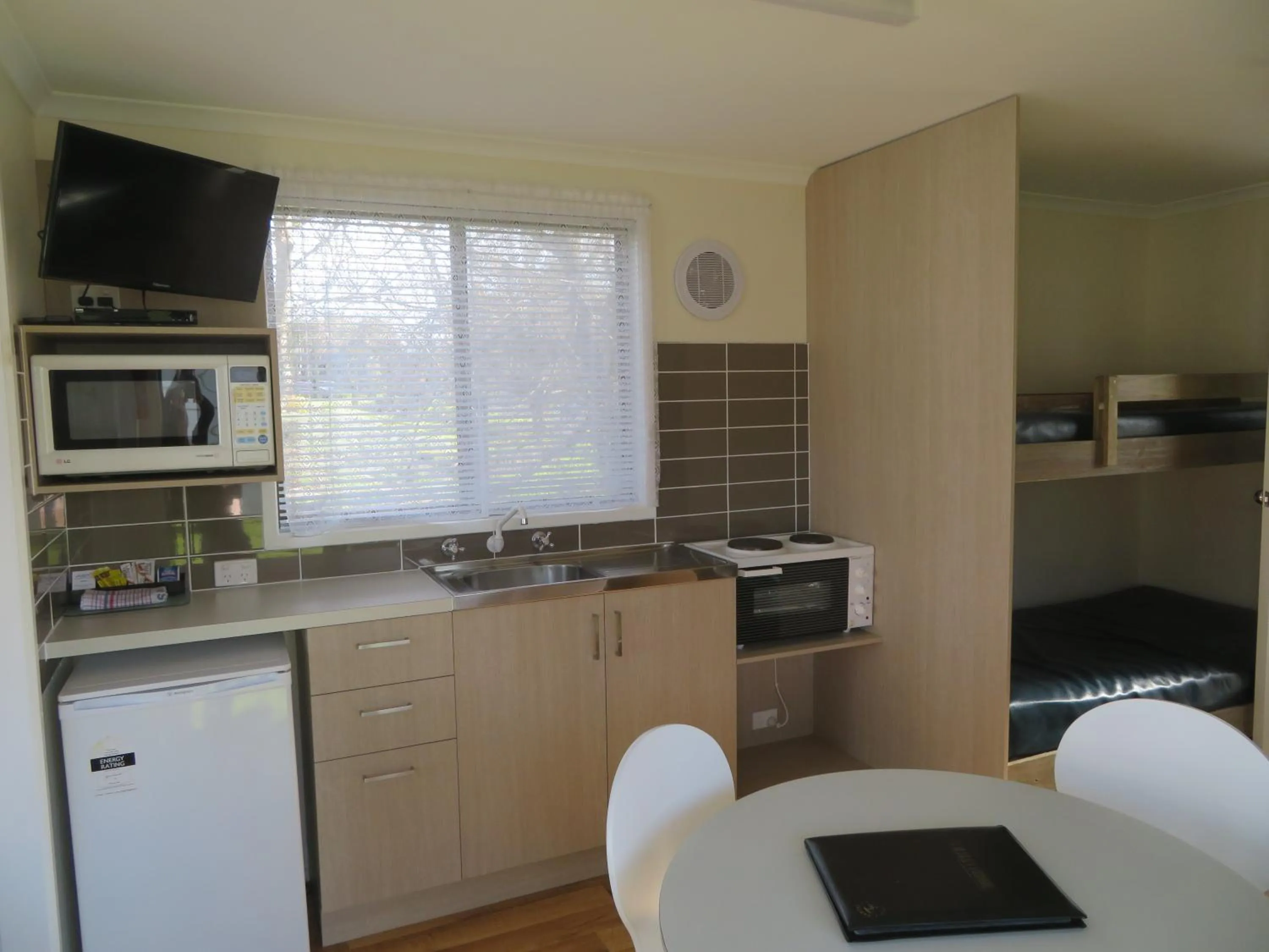 Kitchen or kitchenette in Warrnambool Motel and Holiday Park