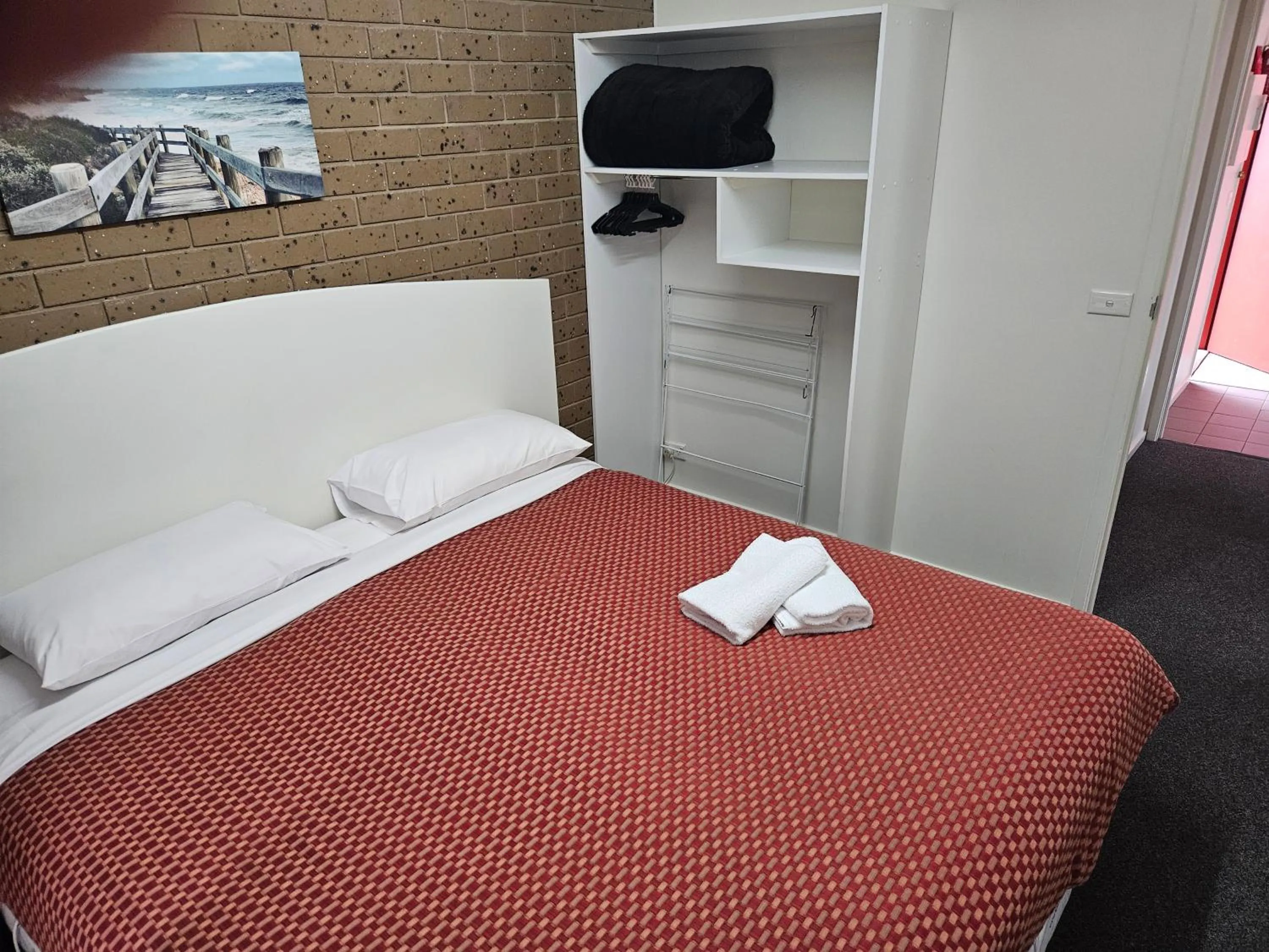 Bedroom, Bed in Warrnambool Motel and Holiday Park