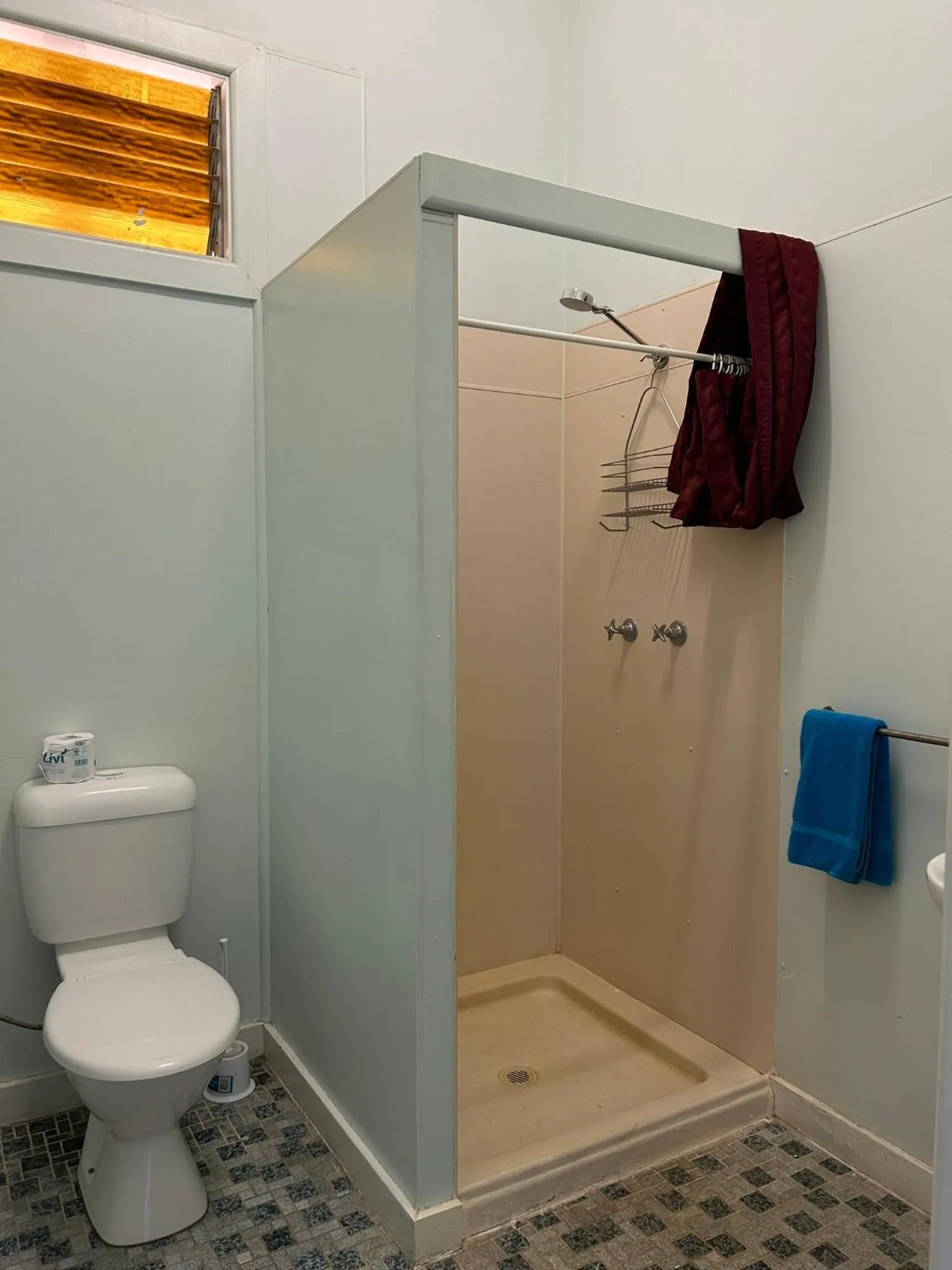 Shower in North Gregory Hotel