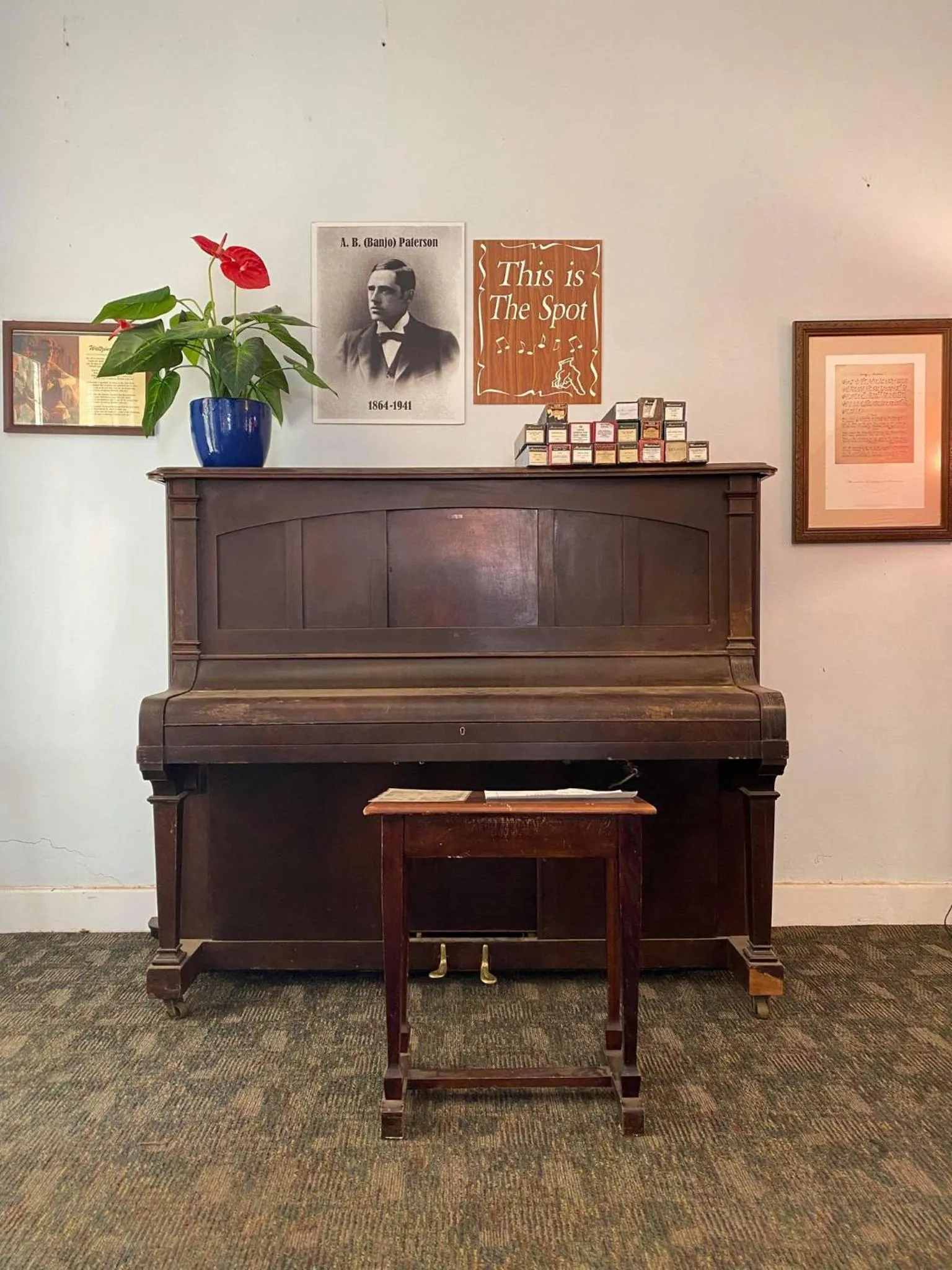 Restaurant/places to eat in North Gregory Hotel