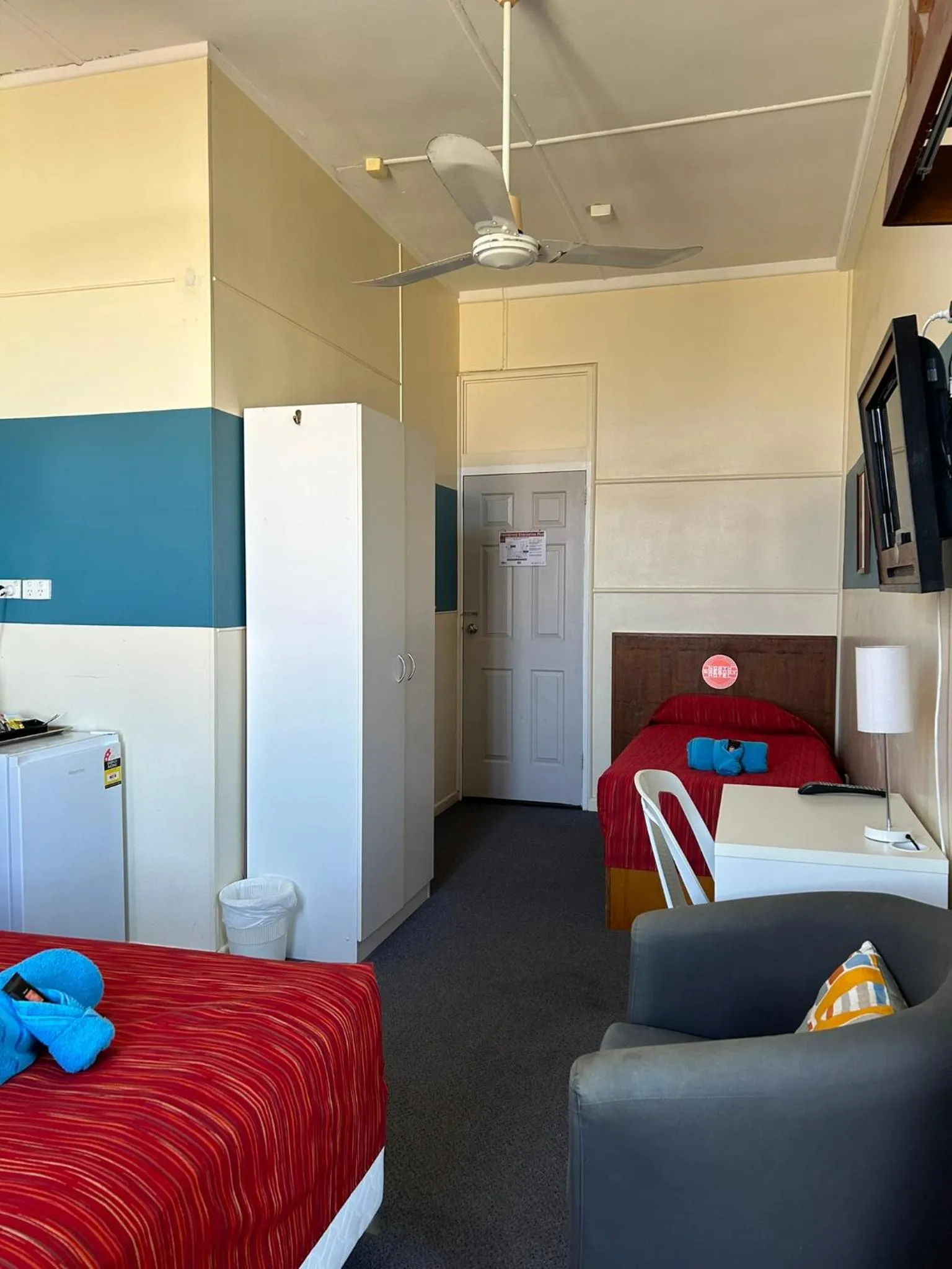 Bed in North Gregory Hotel