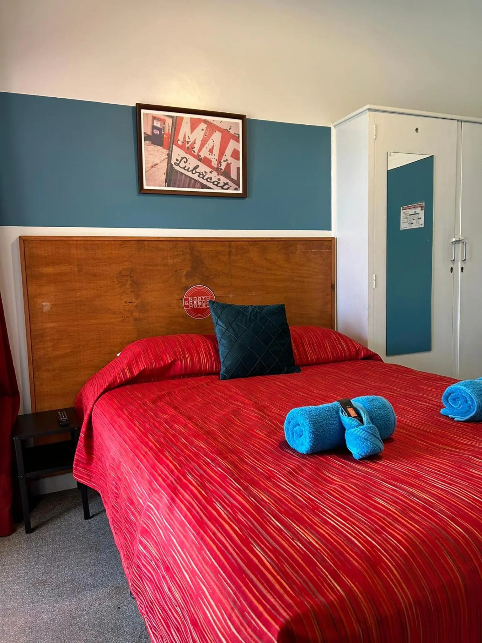 Bed in North Gregory Hotel