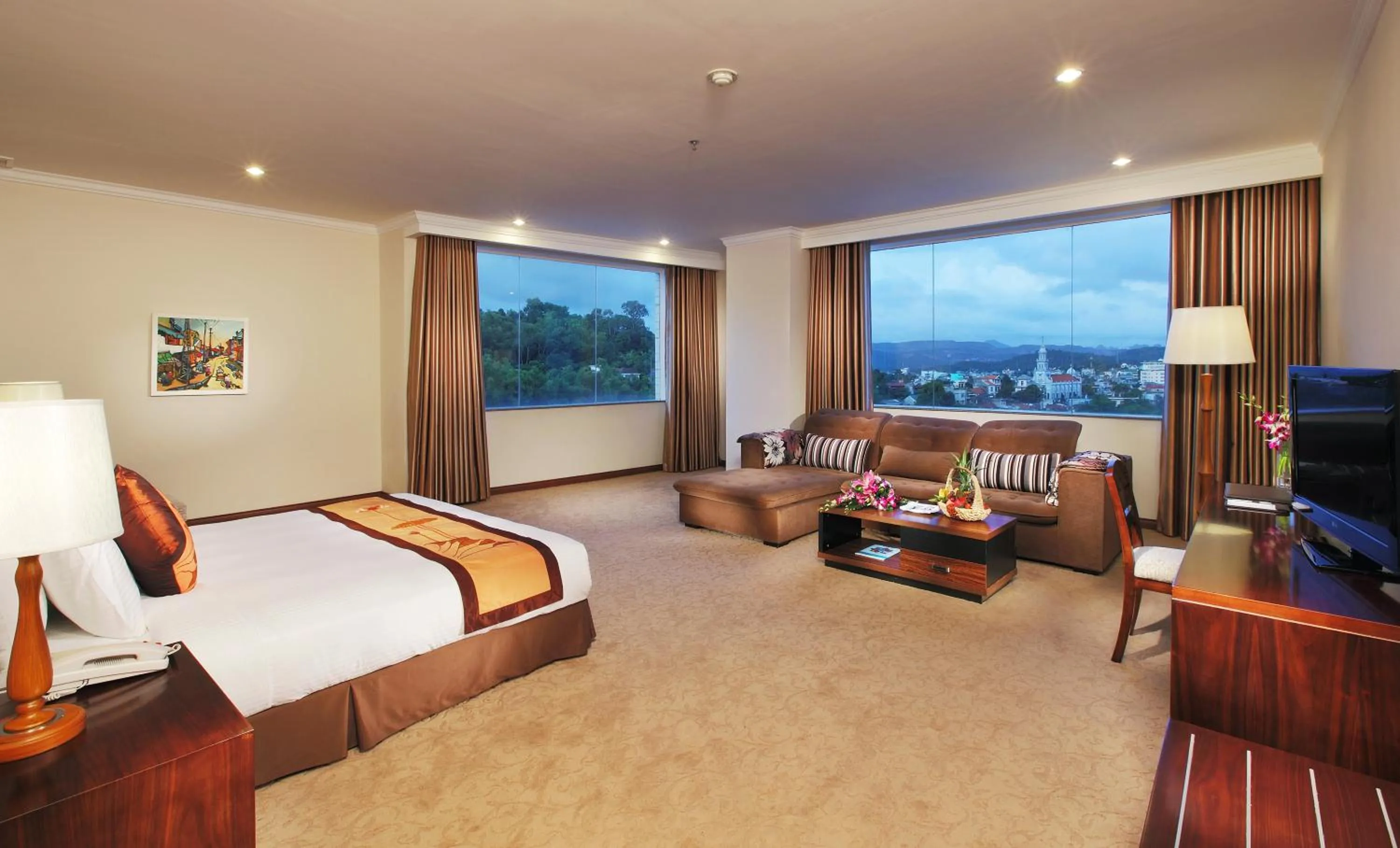 Photo of the whole room, Bed in Ha Long DC Hotel