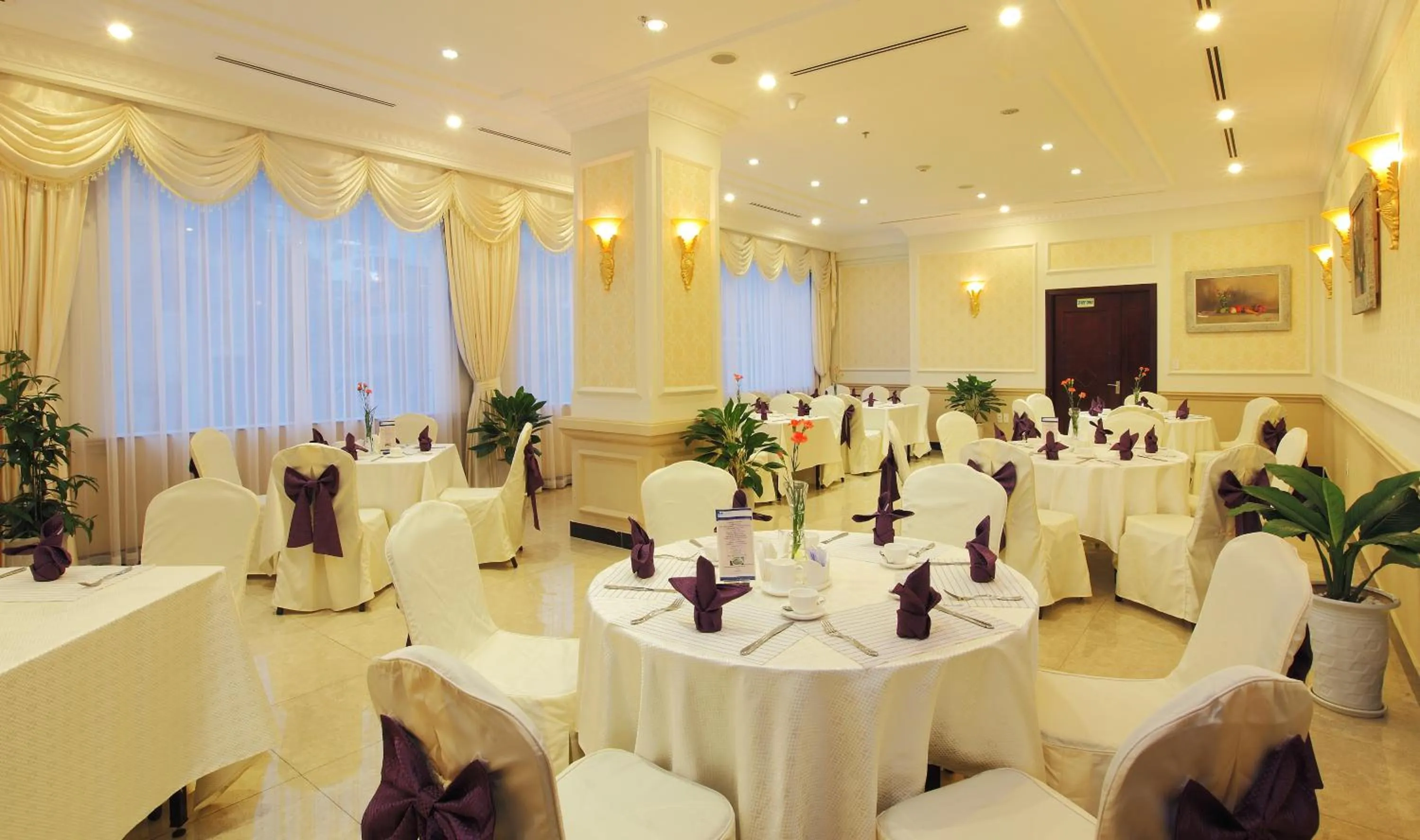 Restaurant/places to eat in Ha Long DC Hotel