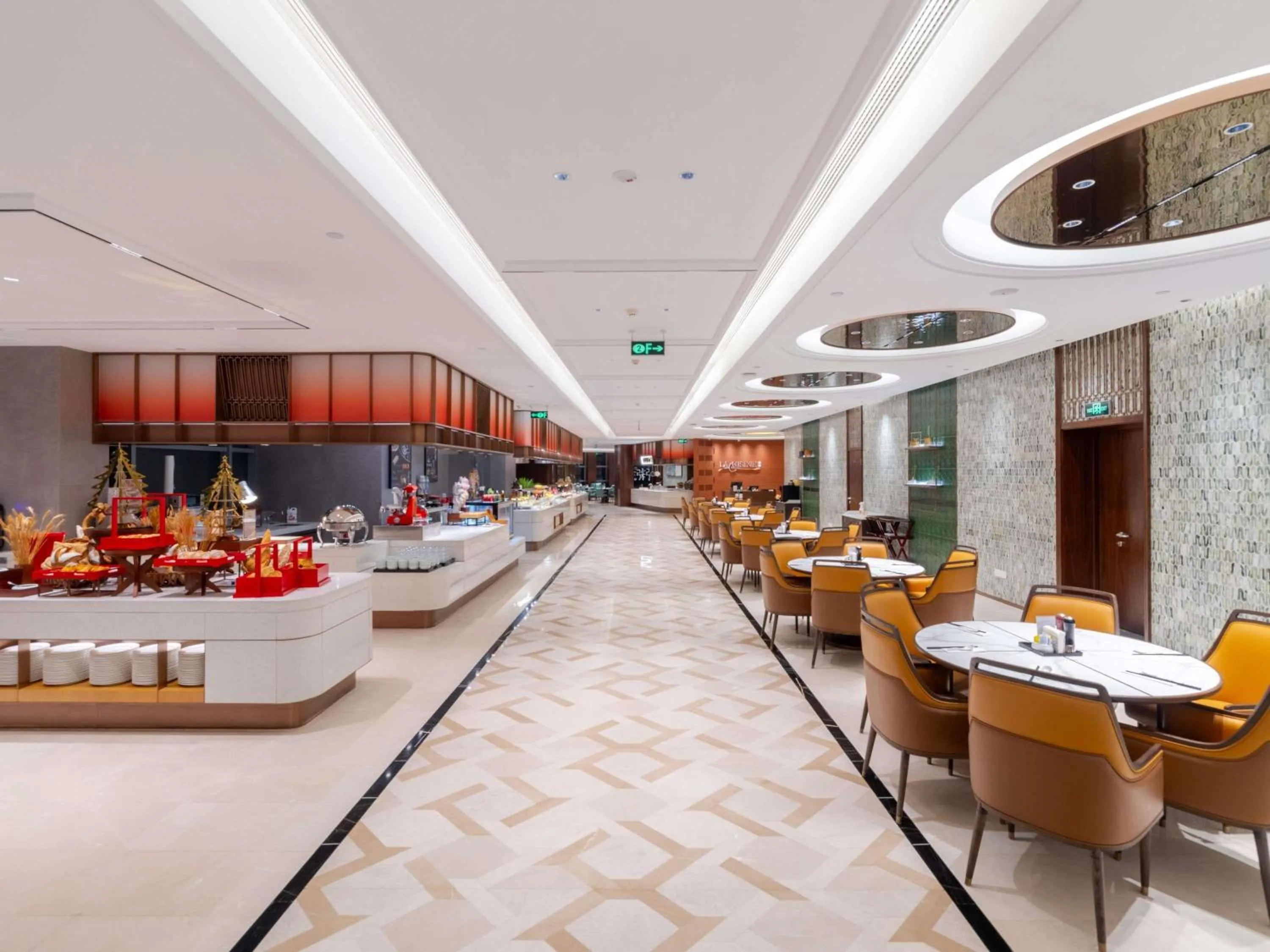 Restaurant/places to eat in Pullman Wuxi New Lake