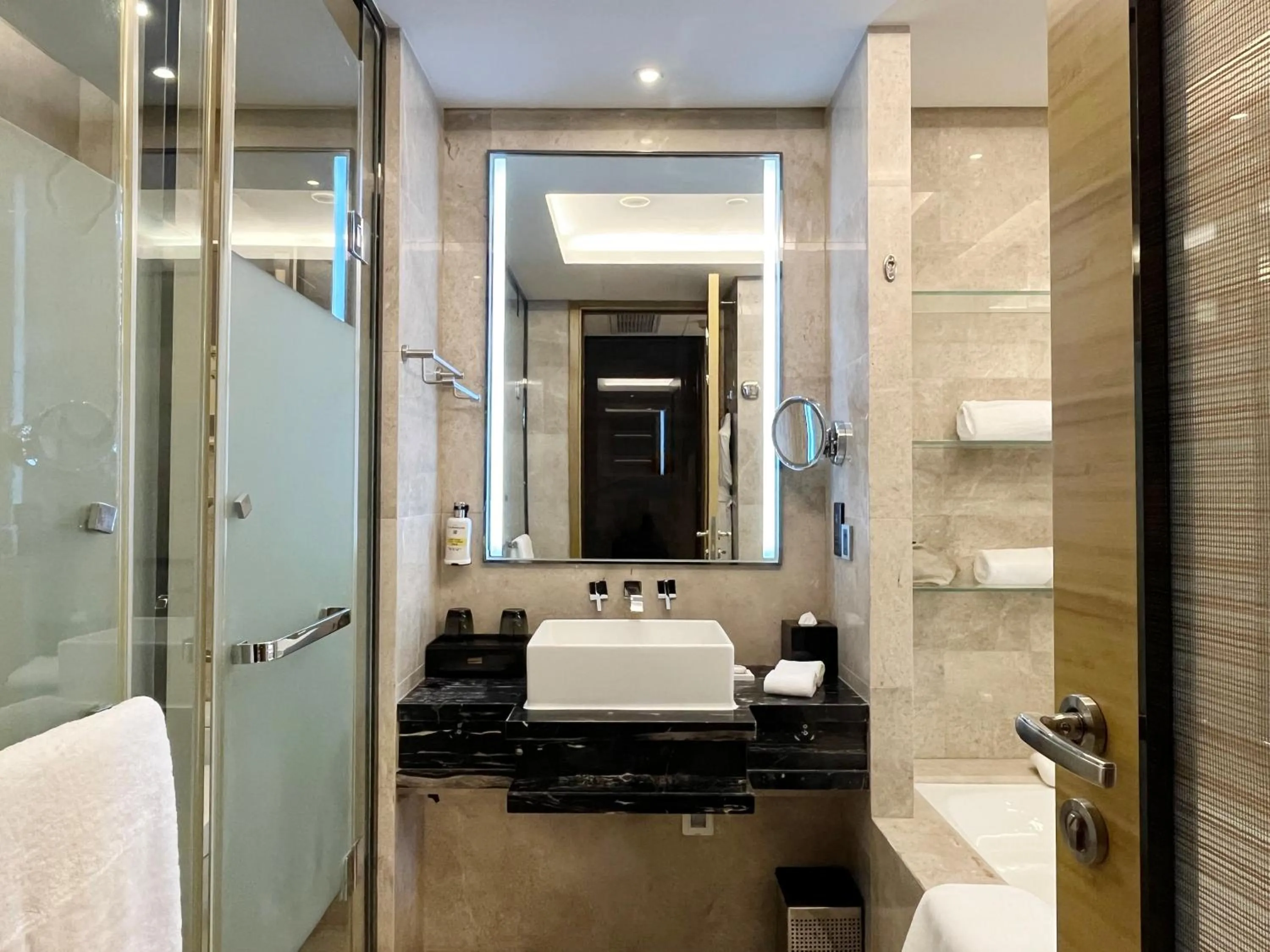 Toilet in Pullman Wuxi New Lake