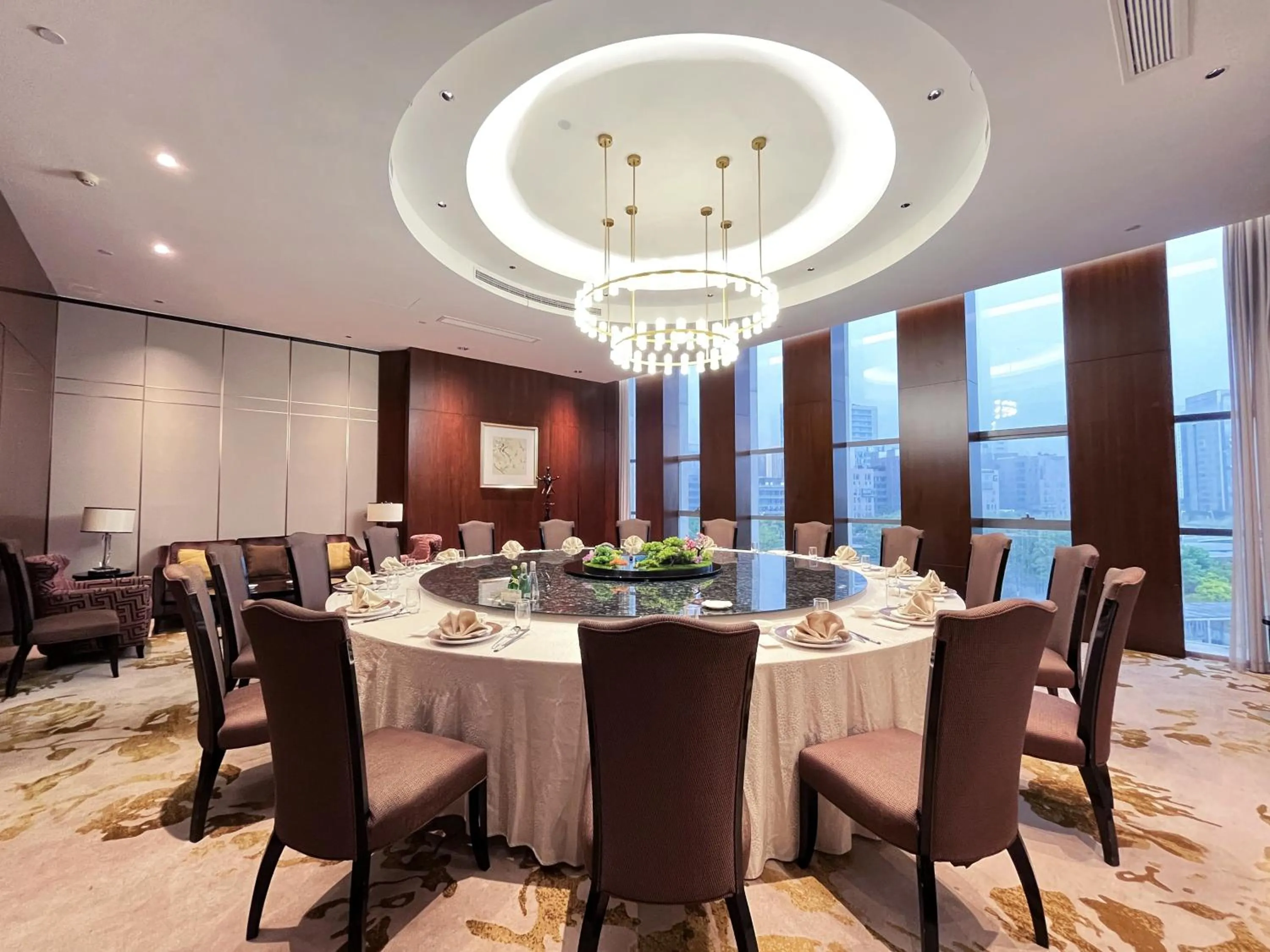 Restaurant/places to eat in Pullman Wuxi New Lake