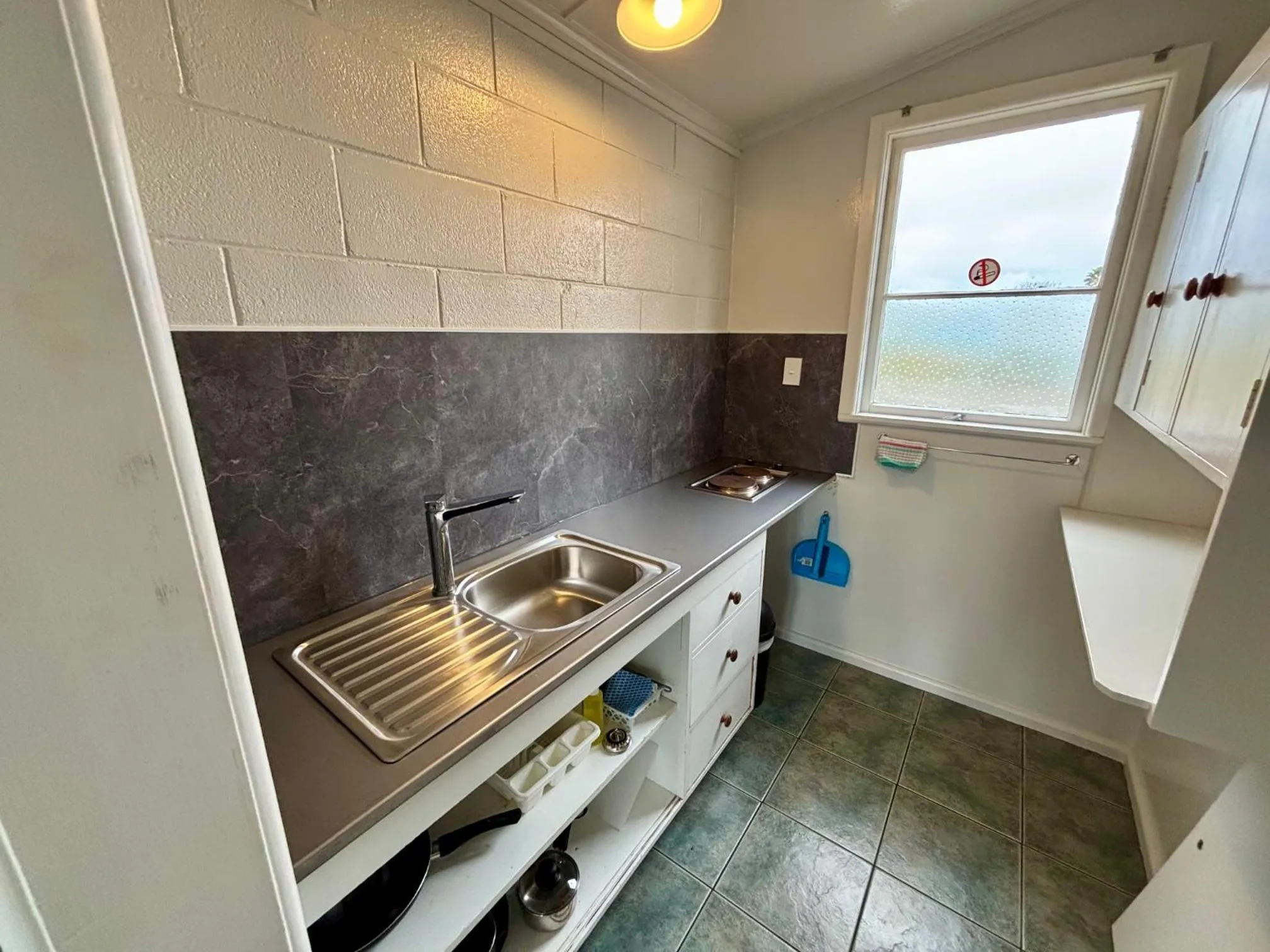 Kitchen or kitchenette in Westshore Holiday Park