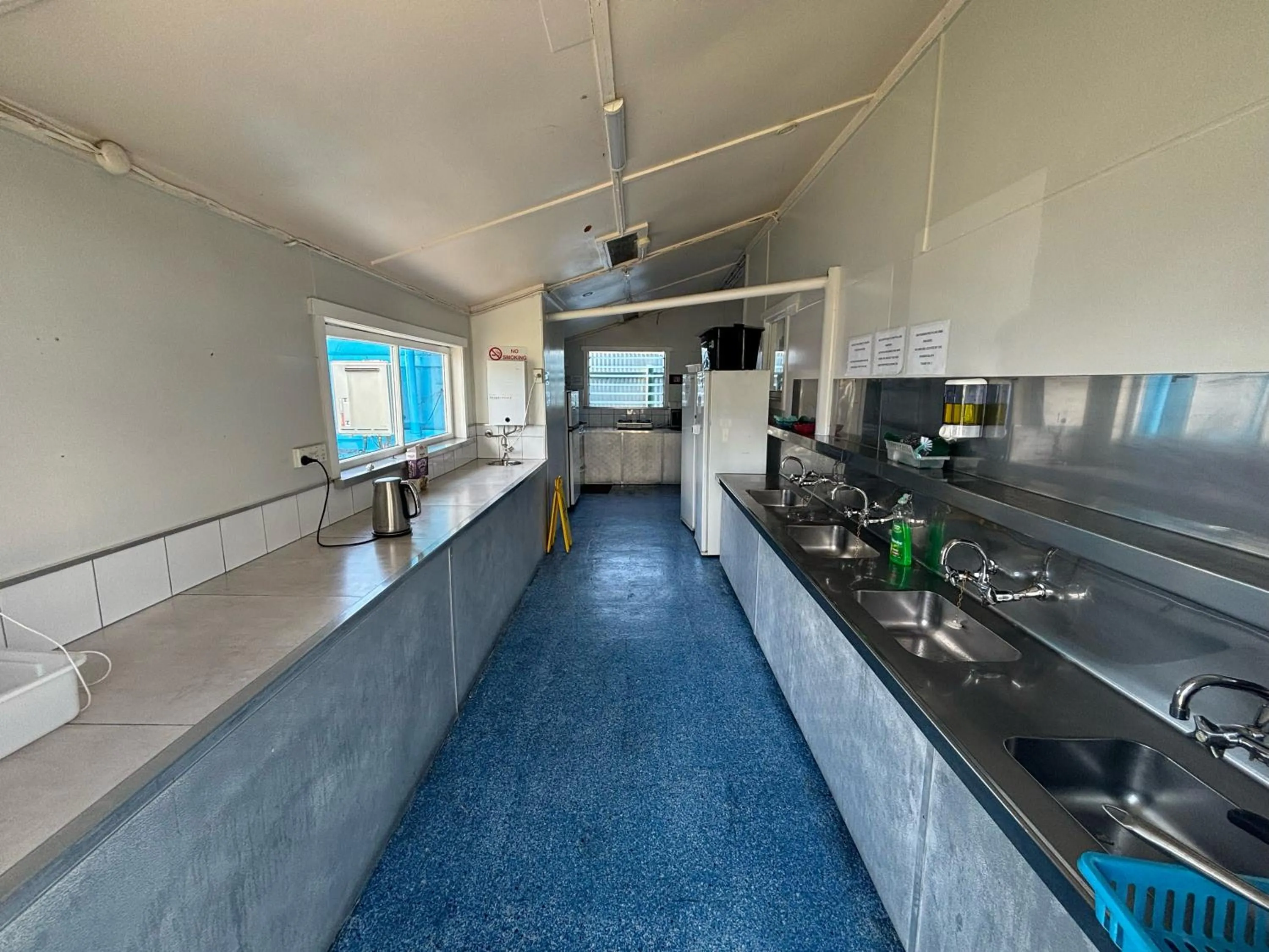 Kitchen or kitchenette in Westshore Holiday Park