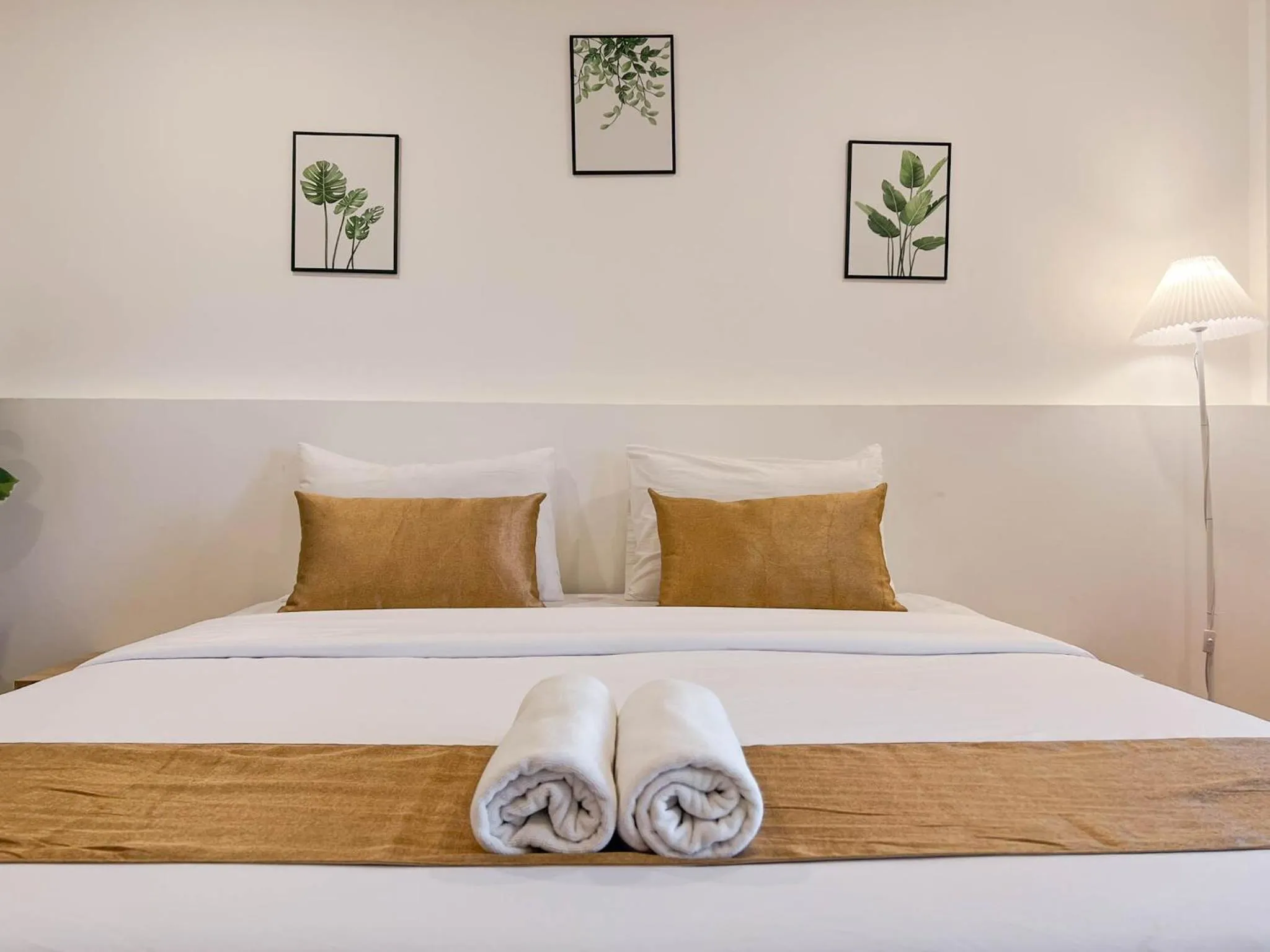 Bed in Inspire House Hotel