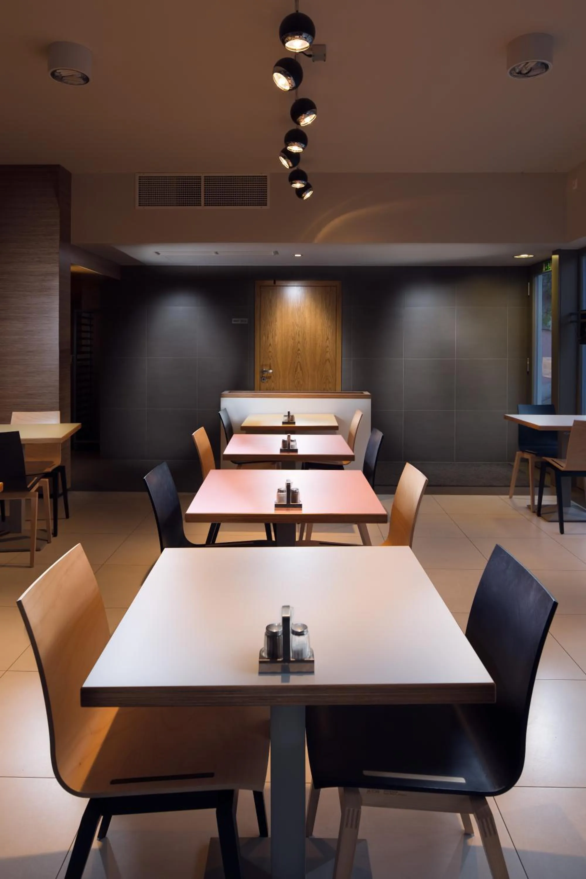 Restaurant/places to eat in Fekete Sas Motel