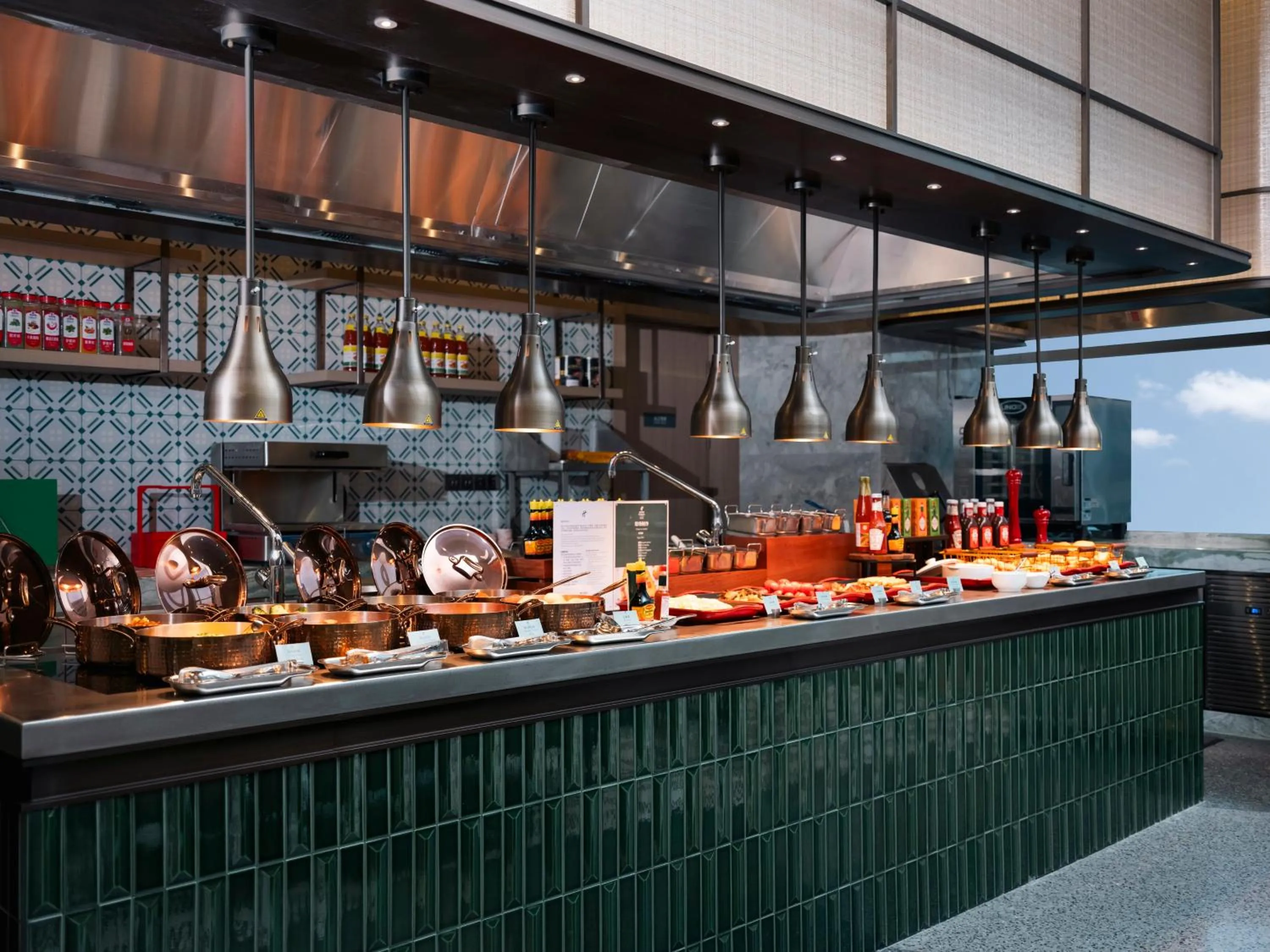 Restaurant/places to eat in Holiday Inn Express Qingdao Shibei by IHG