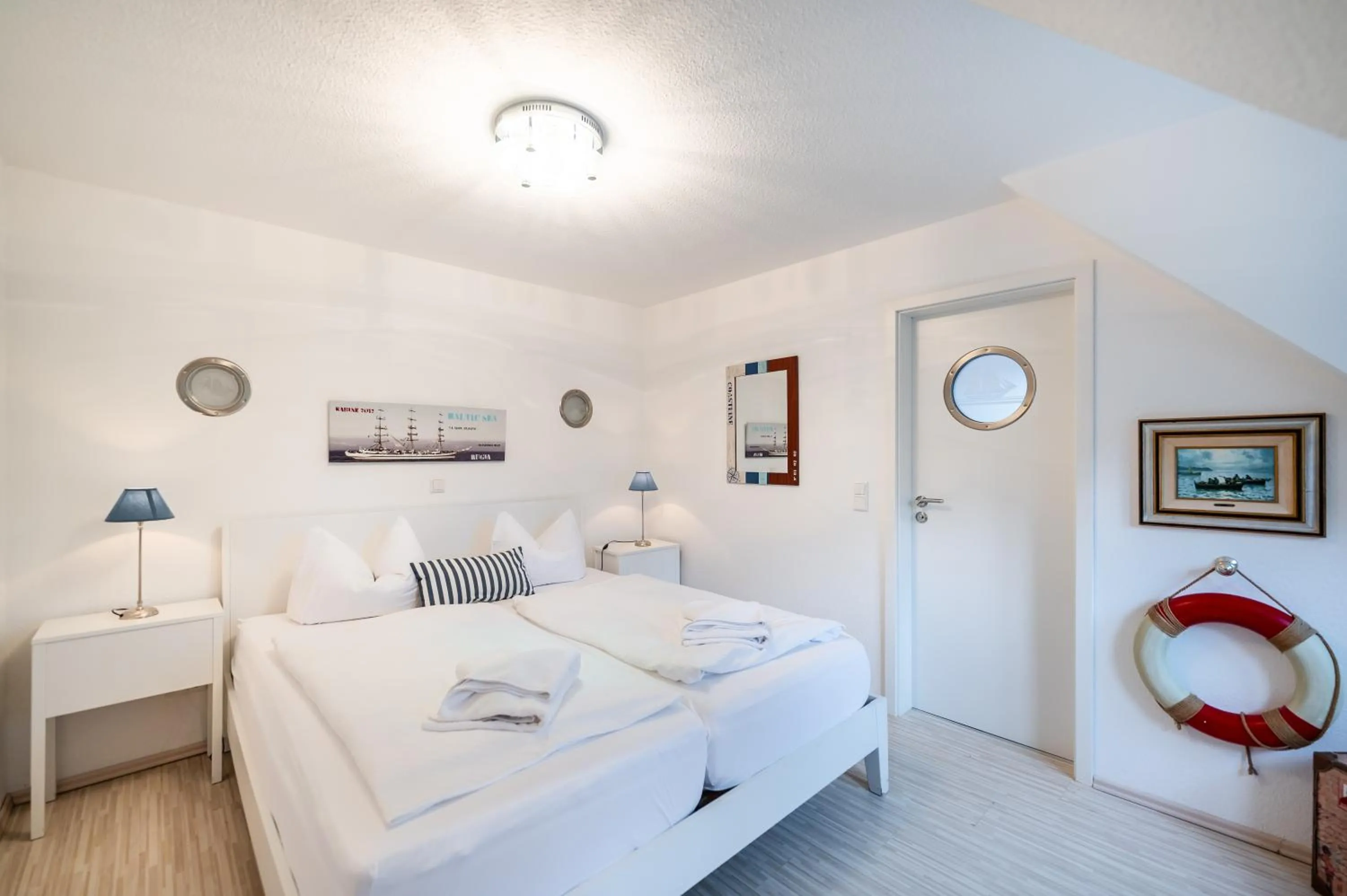 Bedroom, Bed in Oma's Küche & Quartier