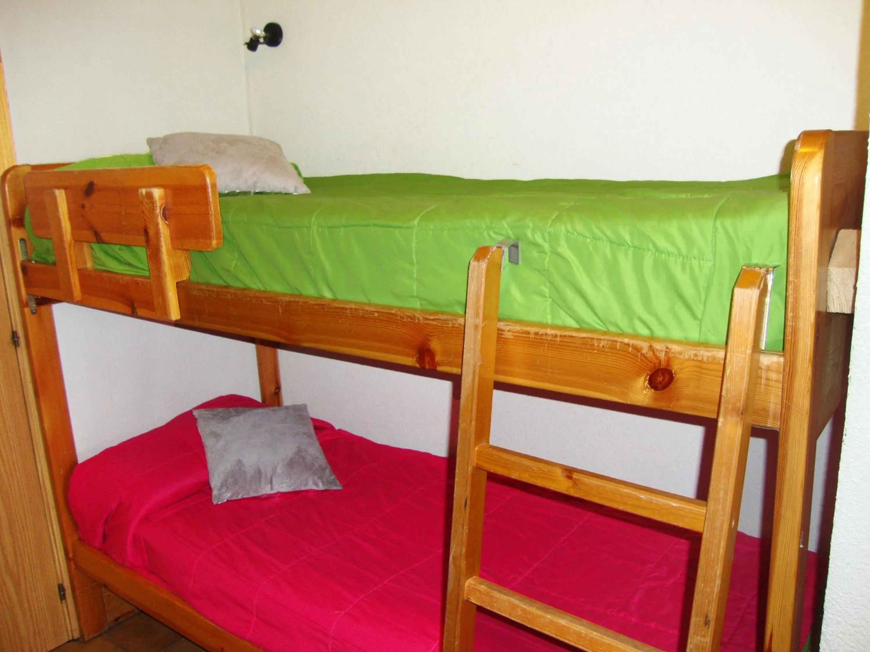 Bedroom, Bed in Apartamentos Paradis Blanc 3000