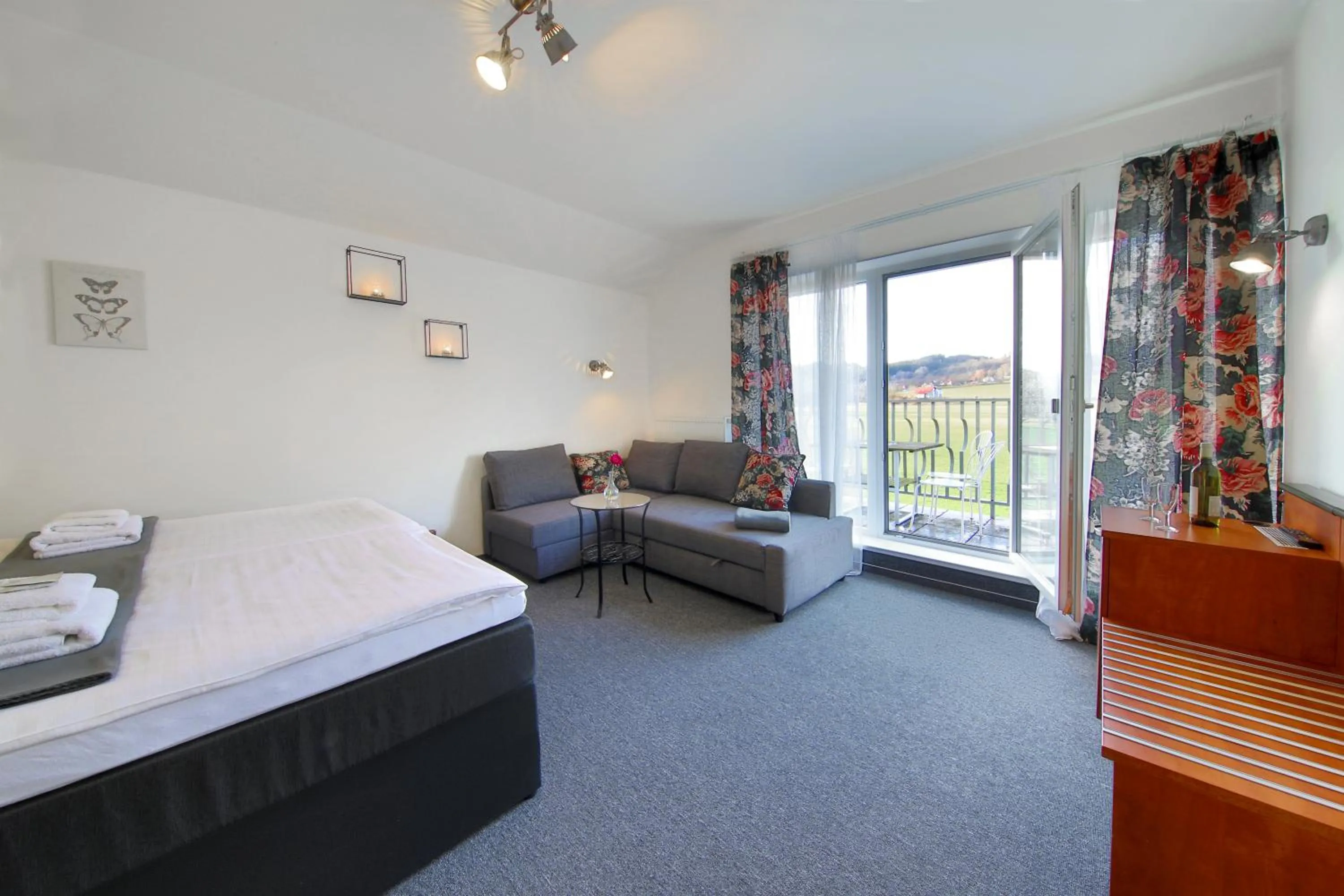 Photo of the whole room, Bed in Hotel BRADA