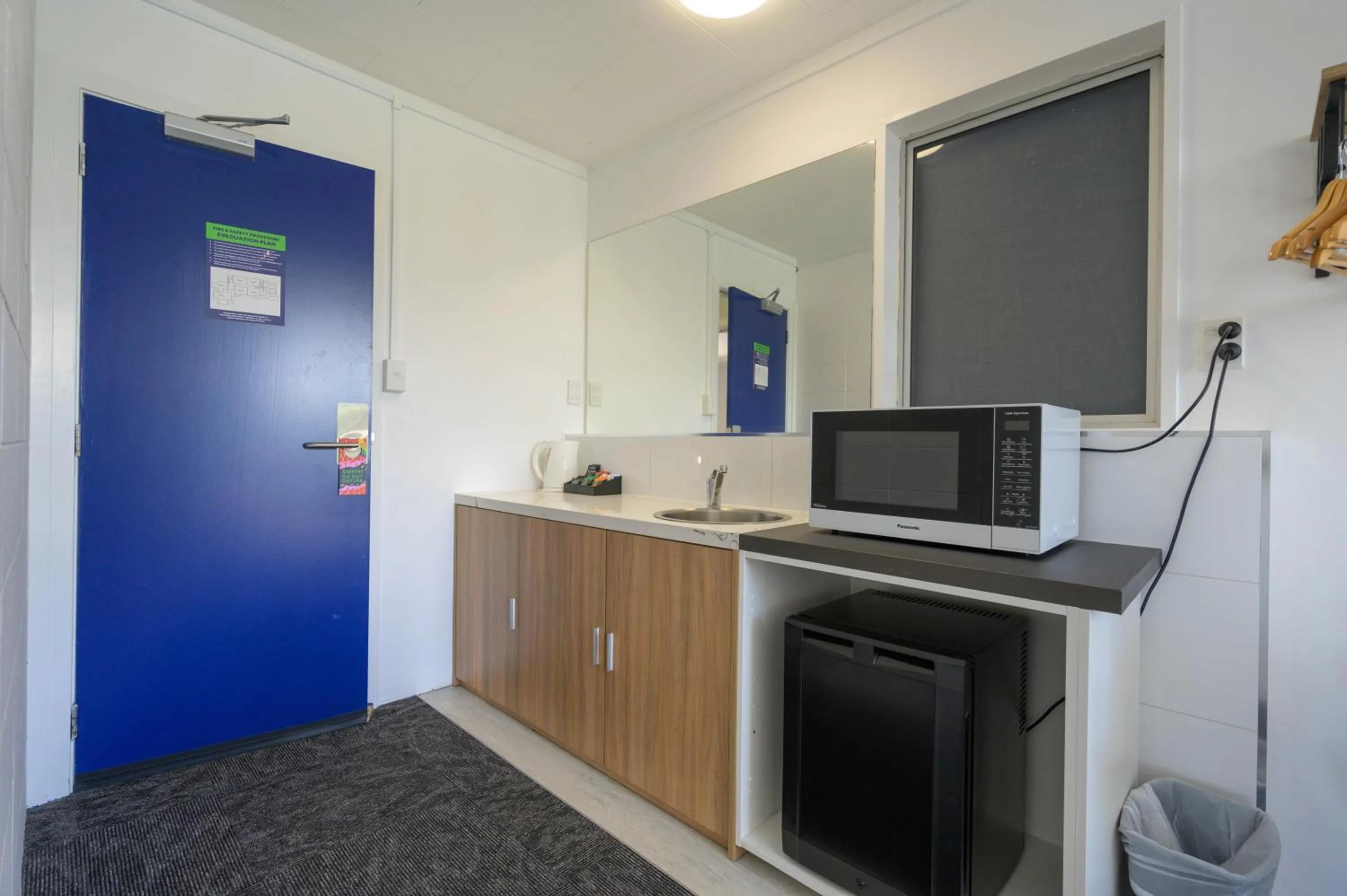 Kitchen or kitchenette in Urban Lounge Sleepery, SureStay Collection by BW