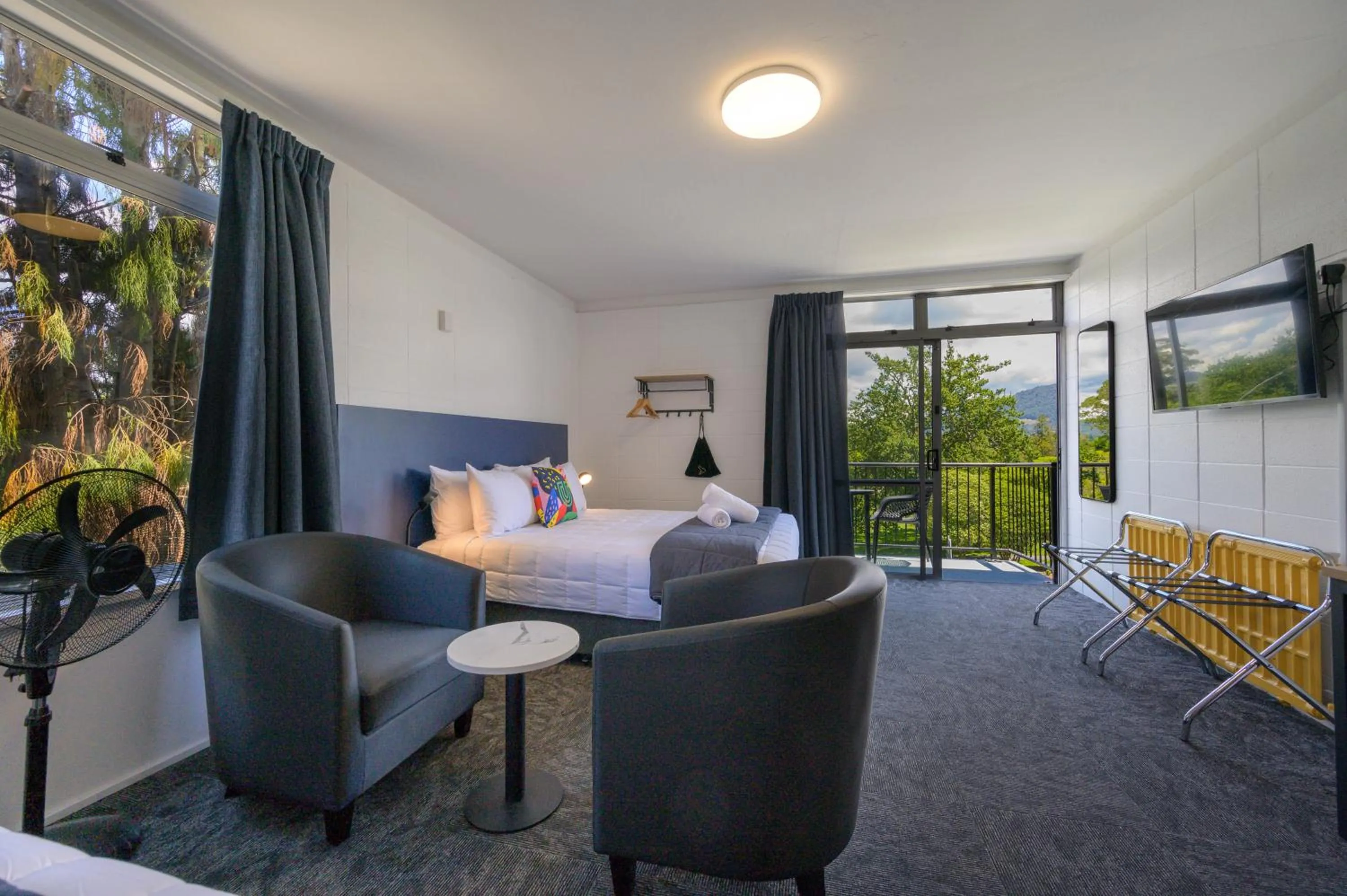 Bed in Urban Lounge Sleepery, SureStay Collection by BW