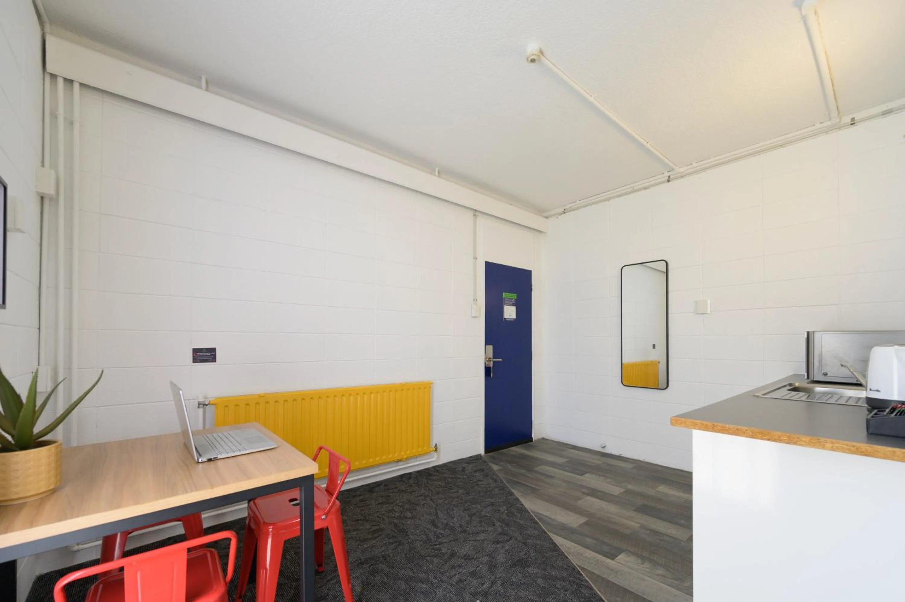 Kitchen or kitchenette in Urban Lounge Sleepery, SureStay Collection by BW