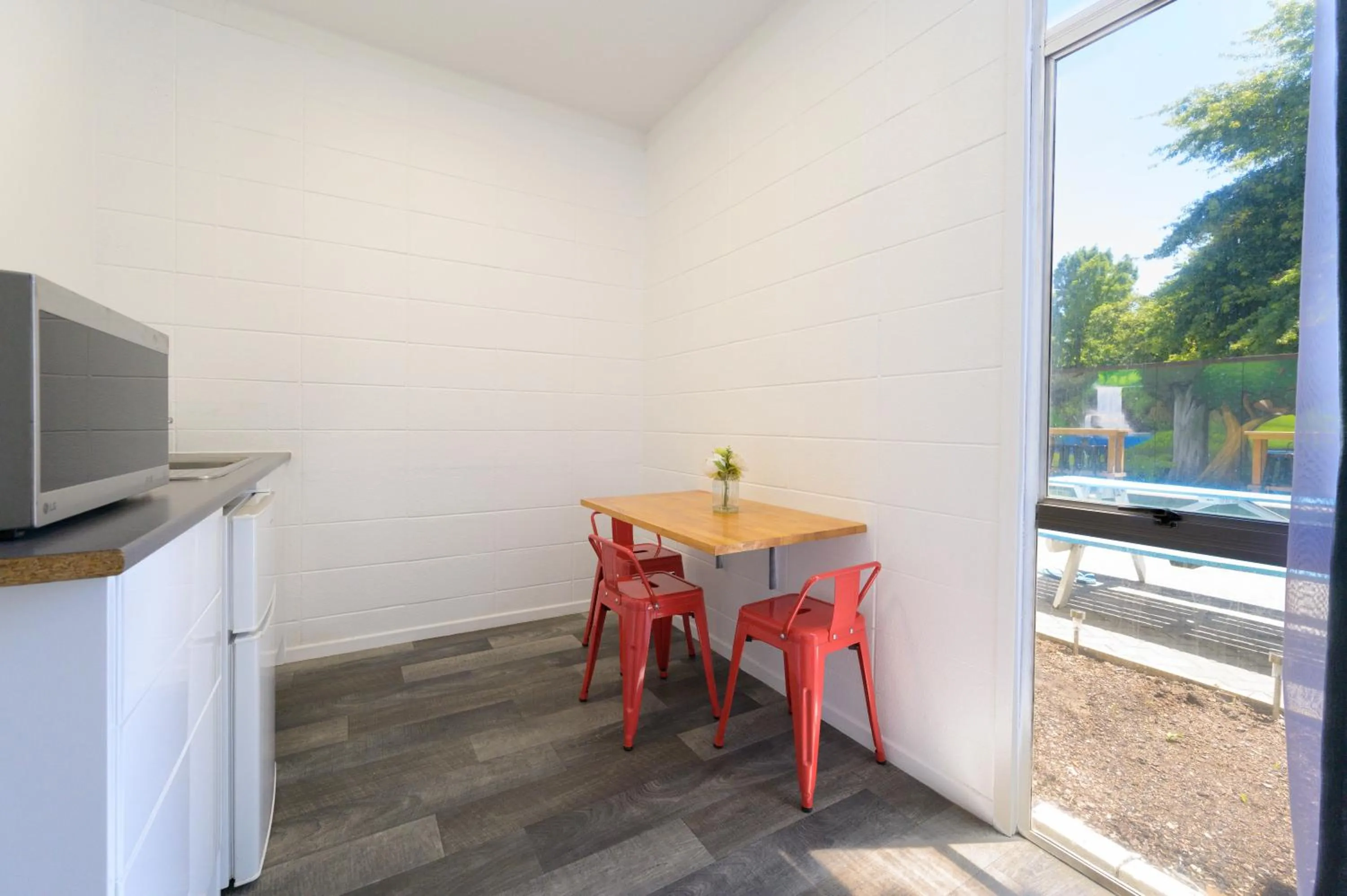 Kitchen or kitchenette in Urban Lounge Sleepery, SureStay Collection by BW