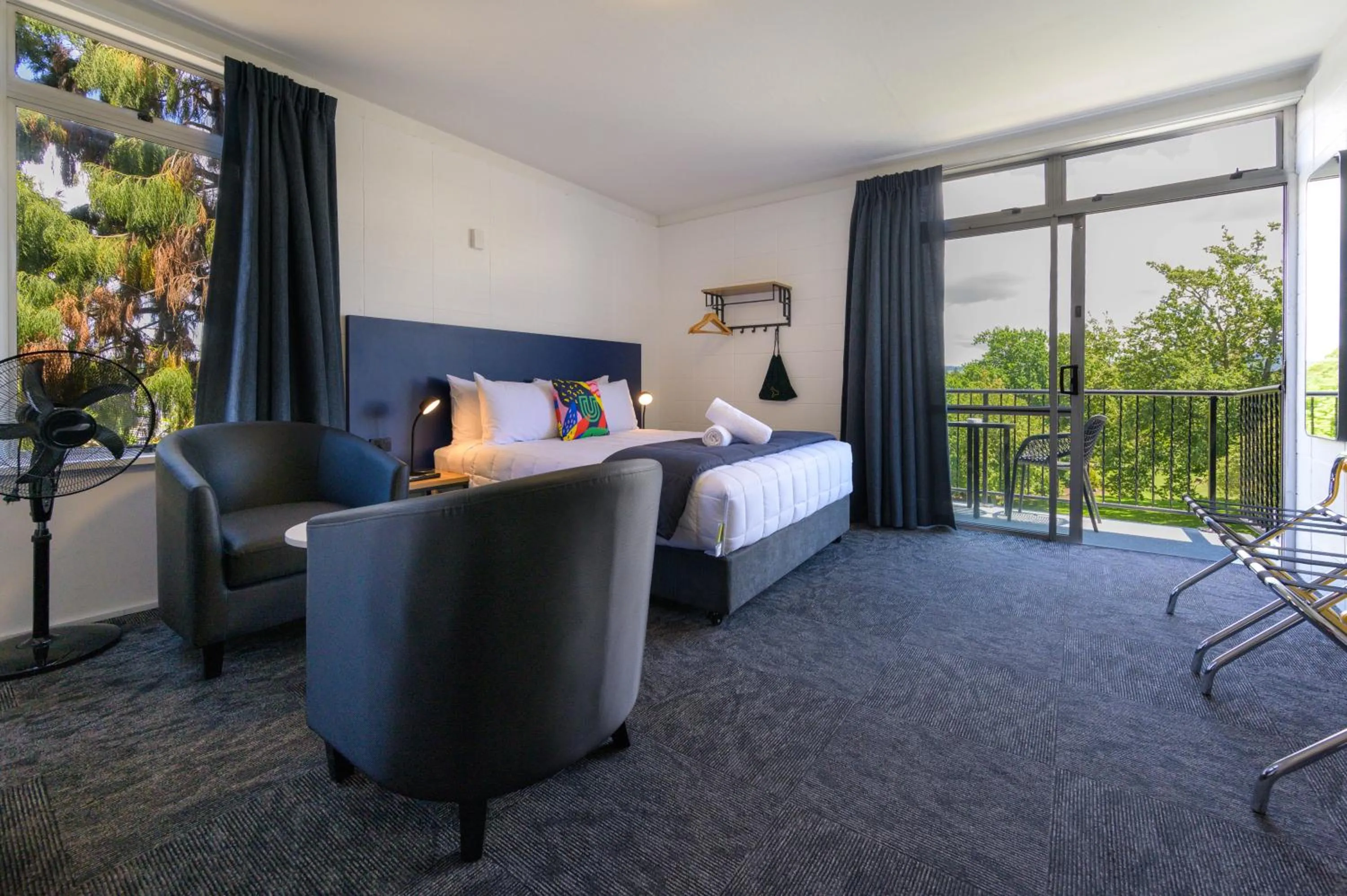 Bed in Urban Lounge Sleepery, SureStay Collection by BW