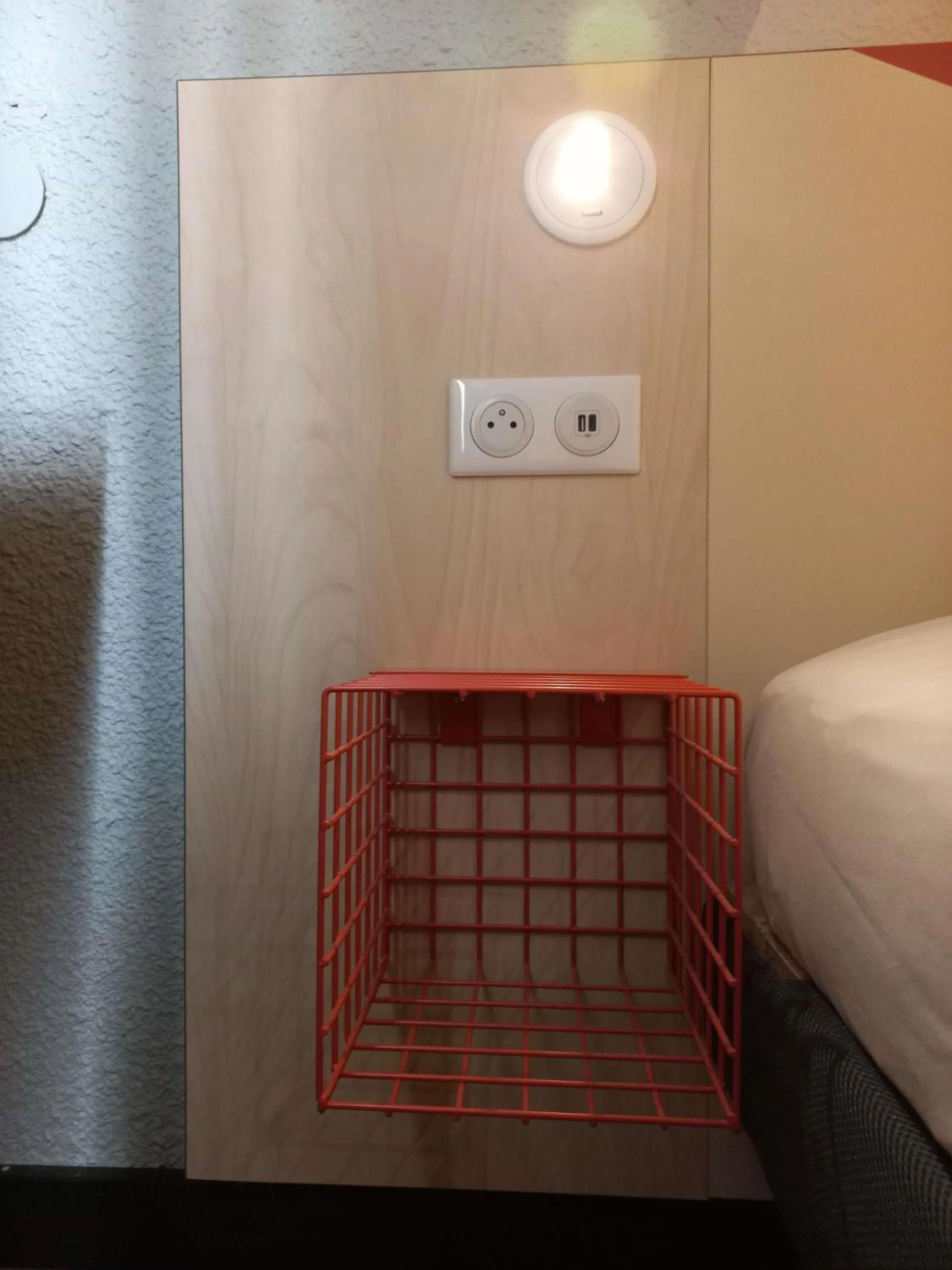 Bedroom, Bed in ibis budget Antony Massy rénové 2024