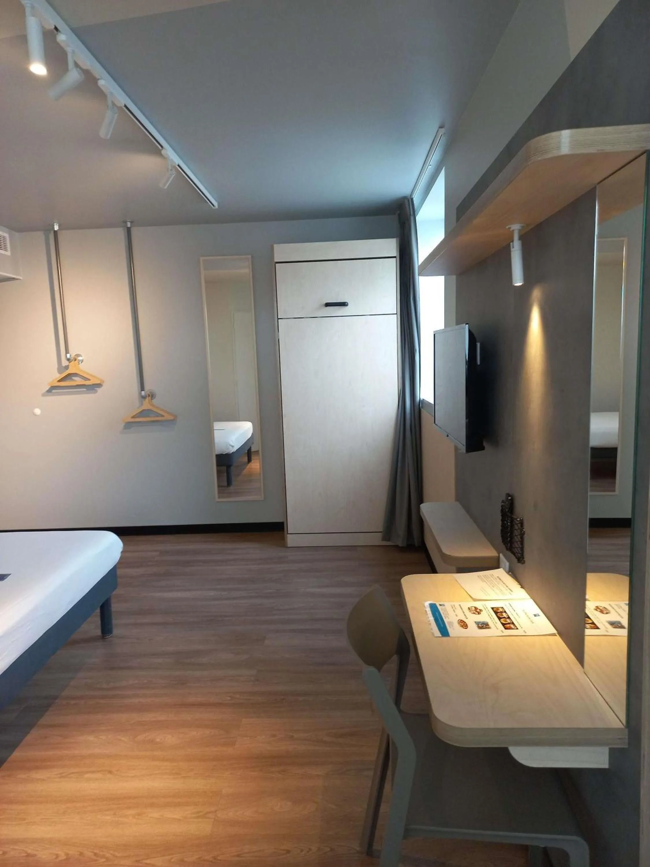 Bedroom, Bed in ibis budget Antony Massy rénové 2024