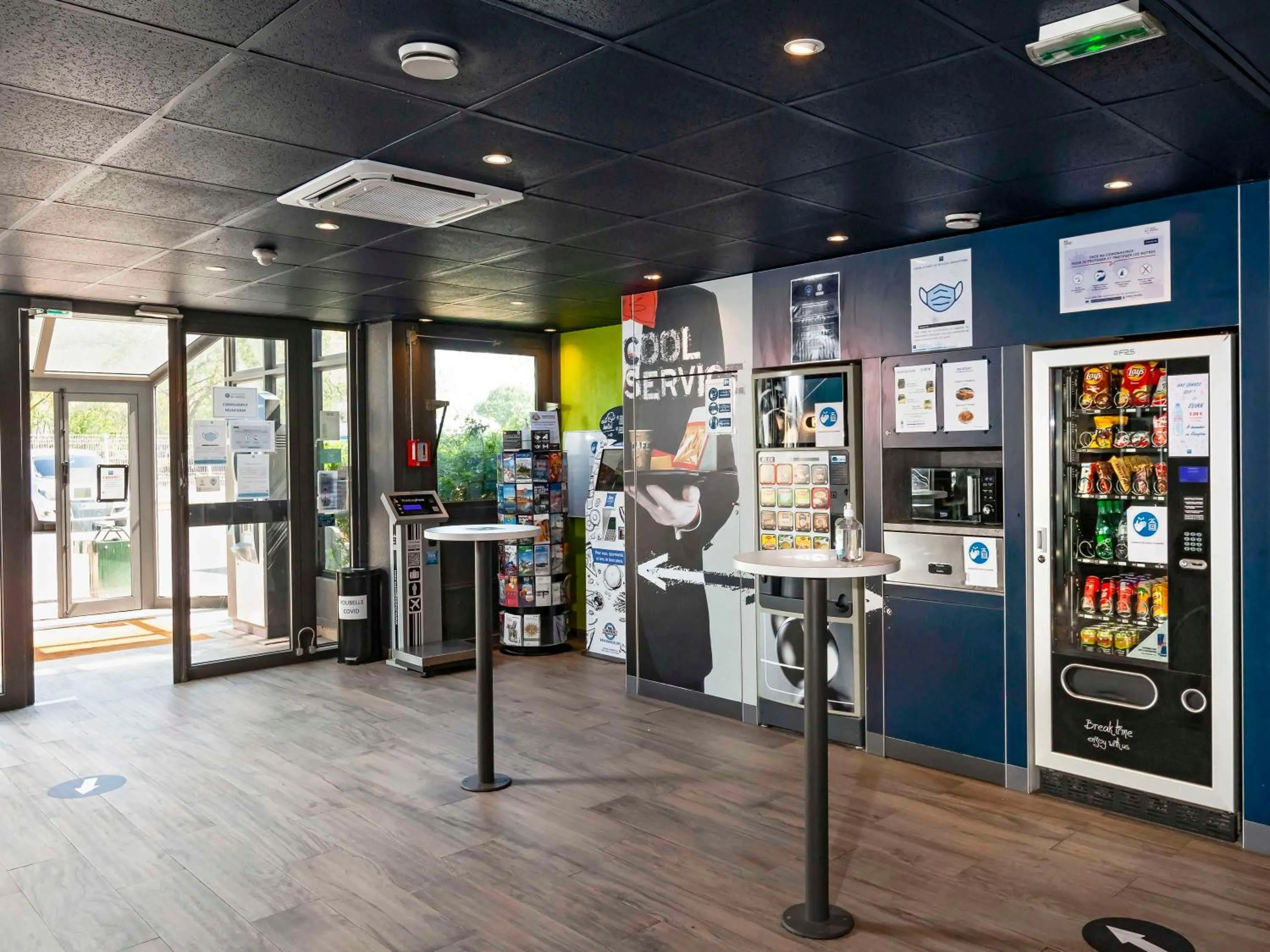 Lounge or bar in ibis budget Antony Massy rénové 2024