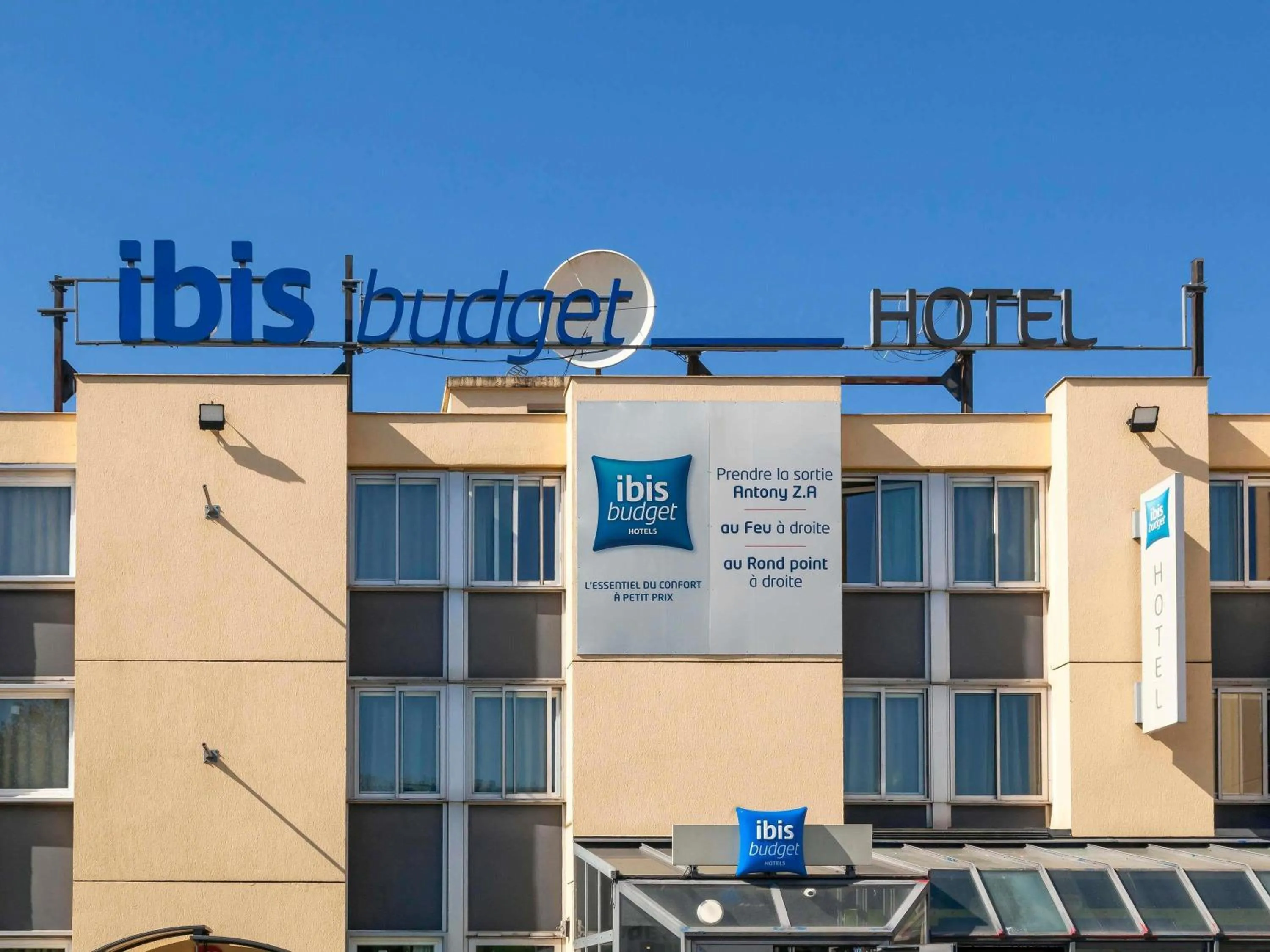 Property building in ibis budget Antony Massy rénové 2024