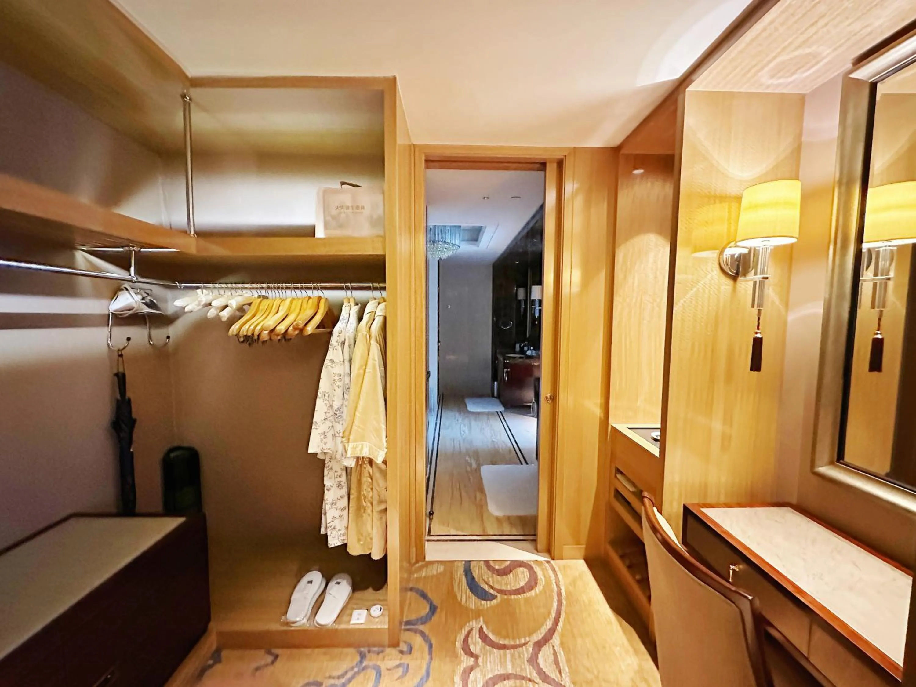 wardrobe in Wanda Realm Ningde