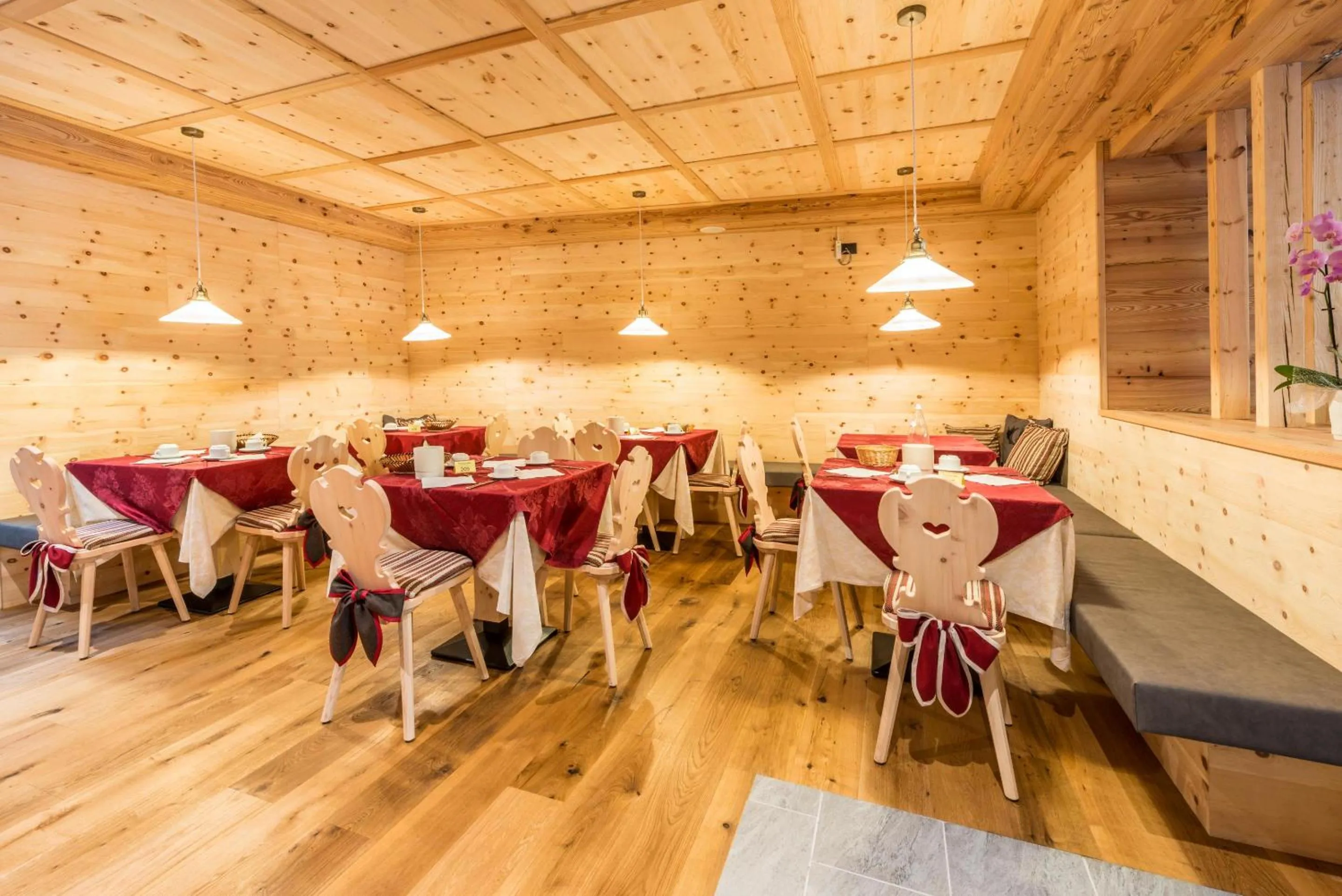 Restaurant/places to eat in Hotel Fontanella