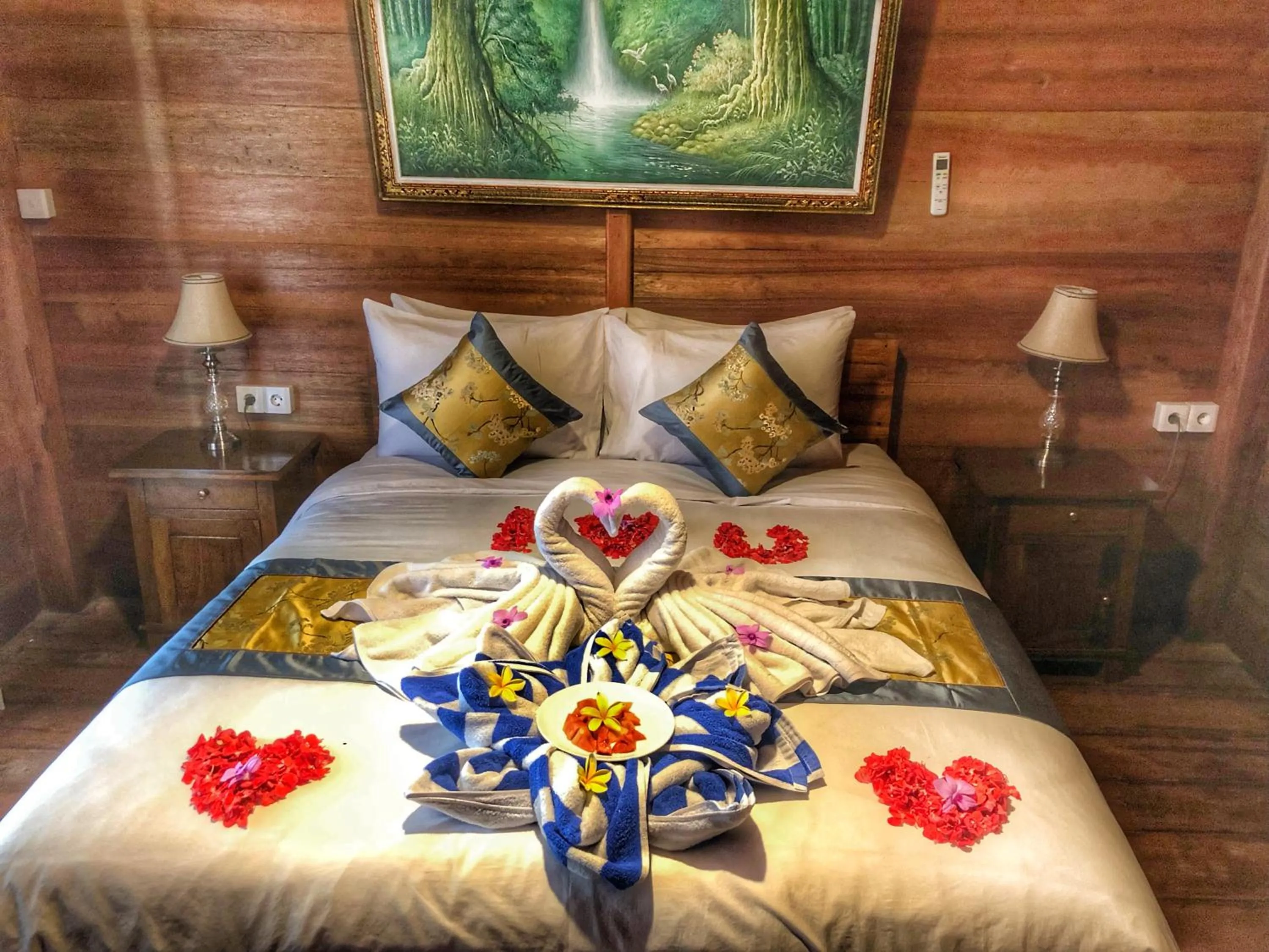 Bed in Madeira Inn Villa by Bukit Vista