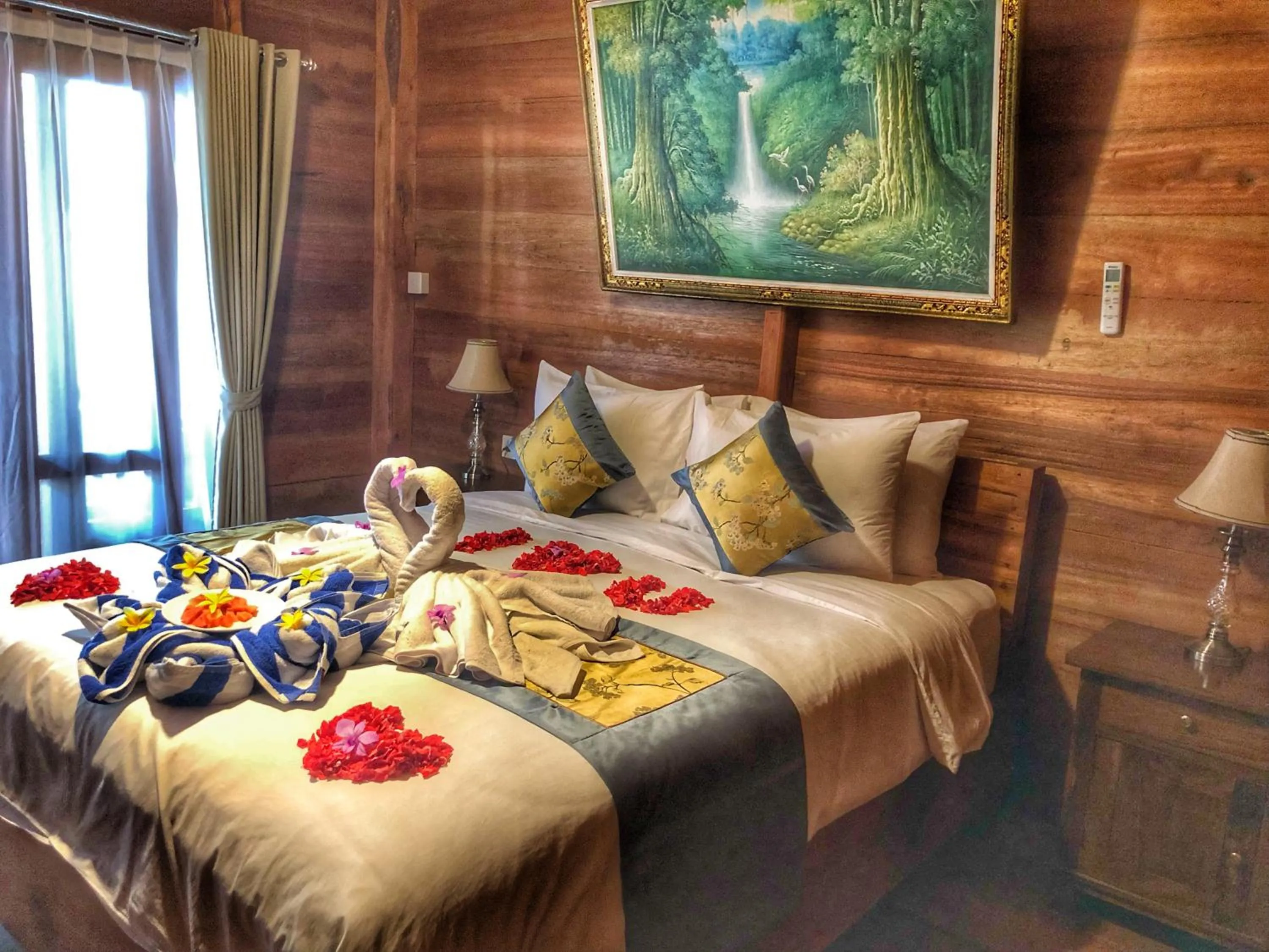 Bed in Madeira Inn Villa by Bukit Vista