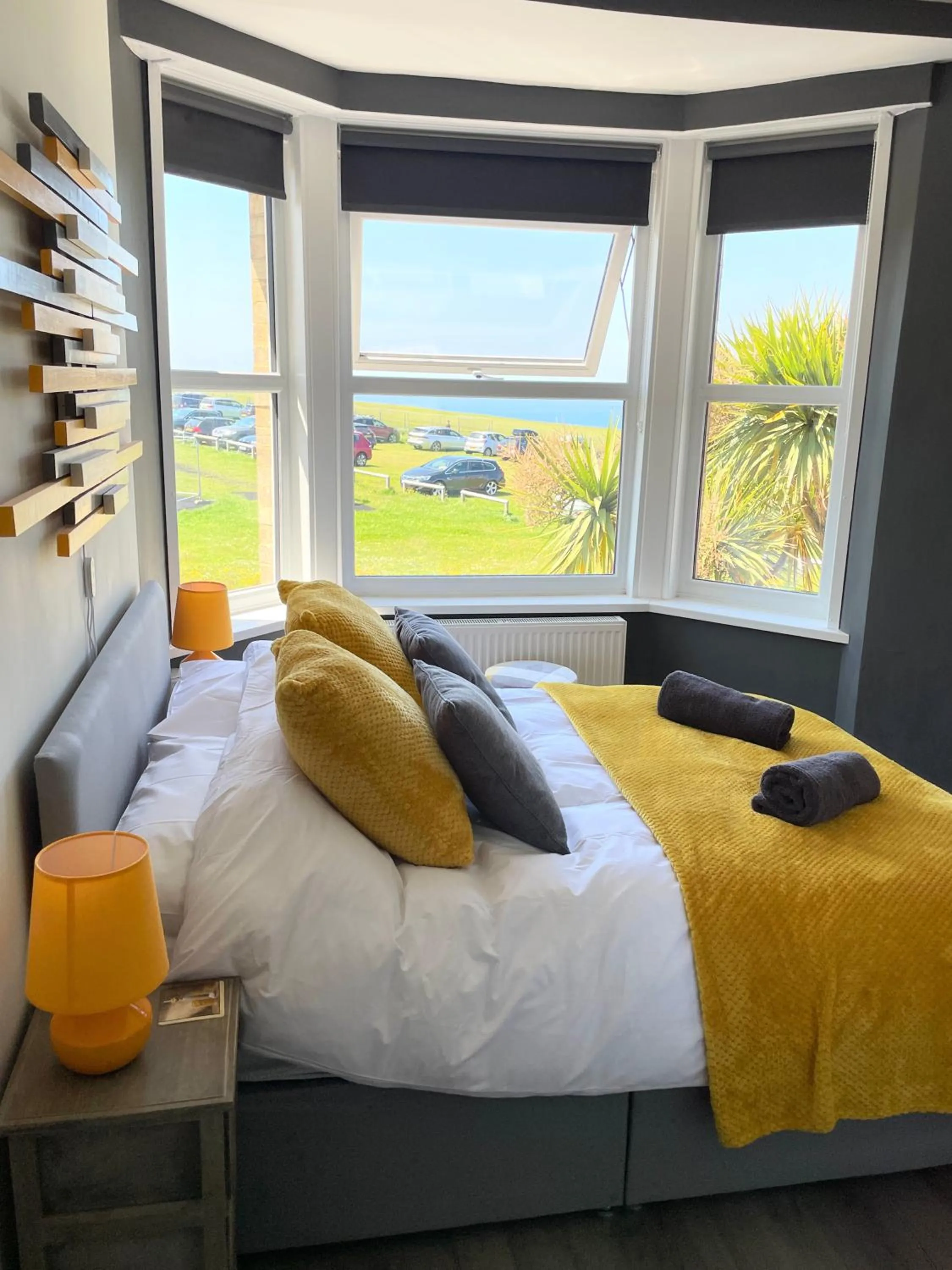 Parking, Bed in Breakers Guest House