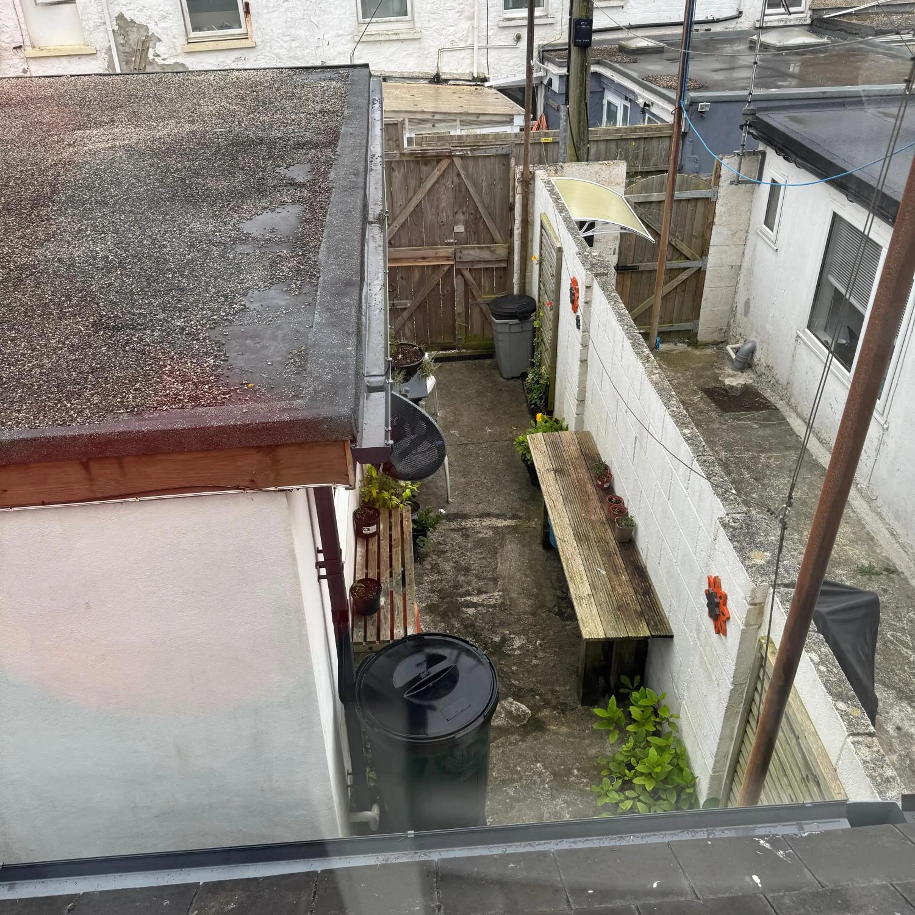 Inner courtyard view in Breakers Guest House