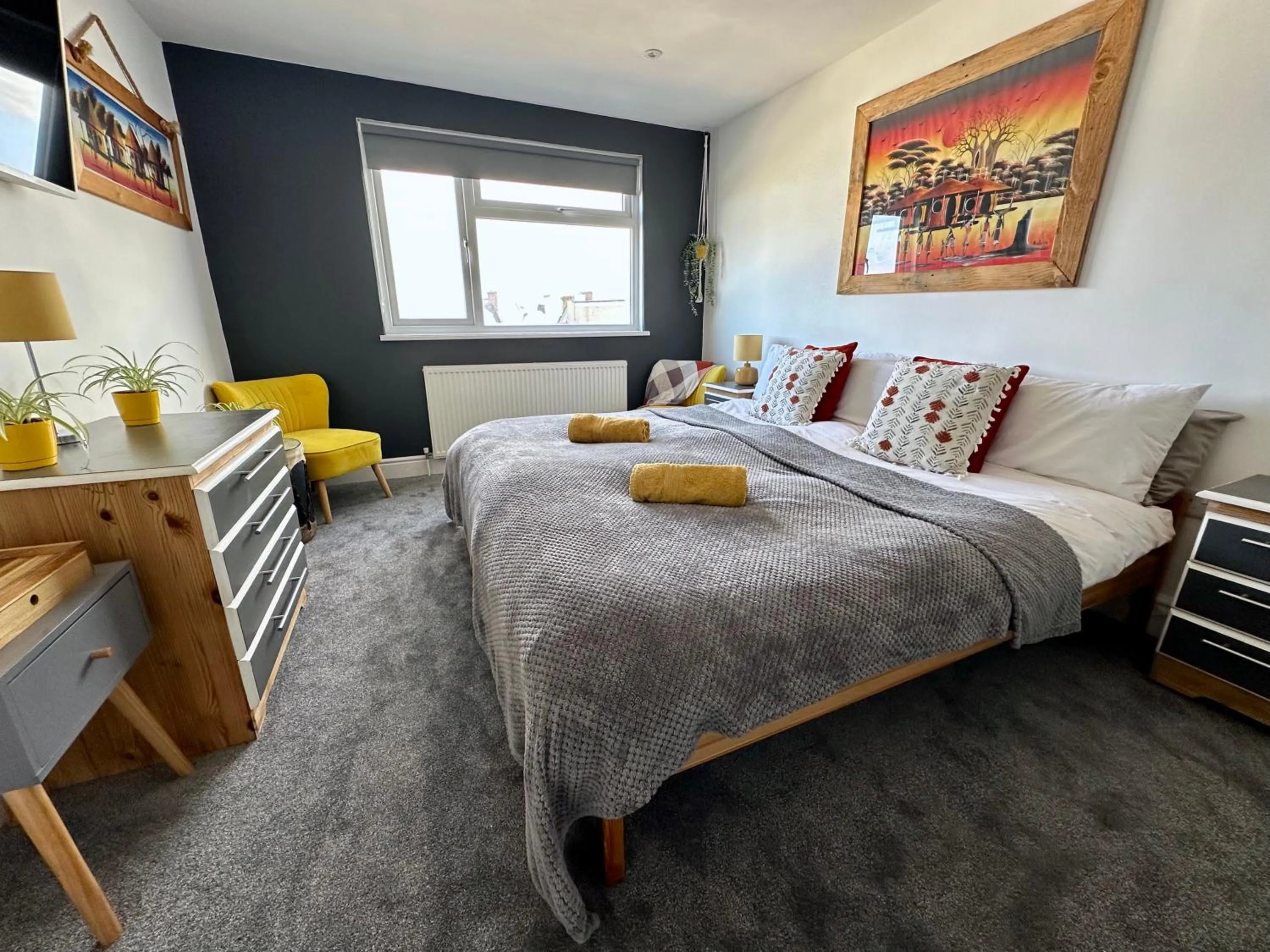 Bed in Breakers Guest House