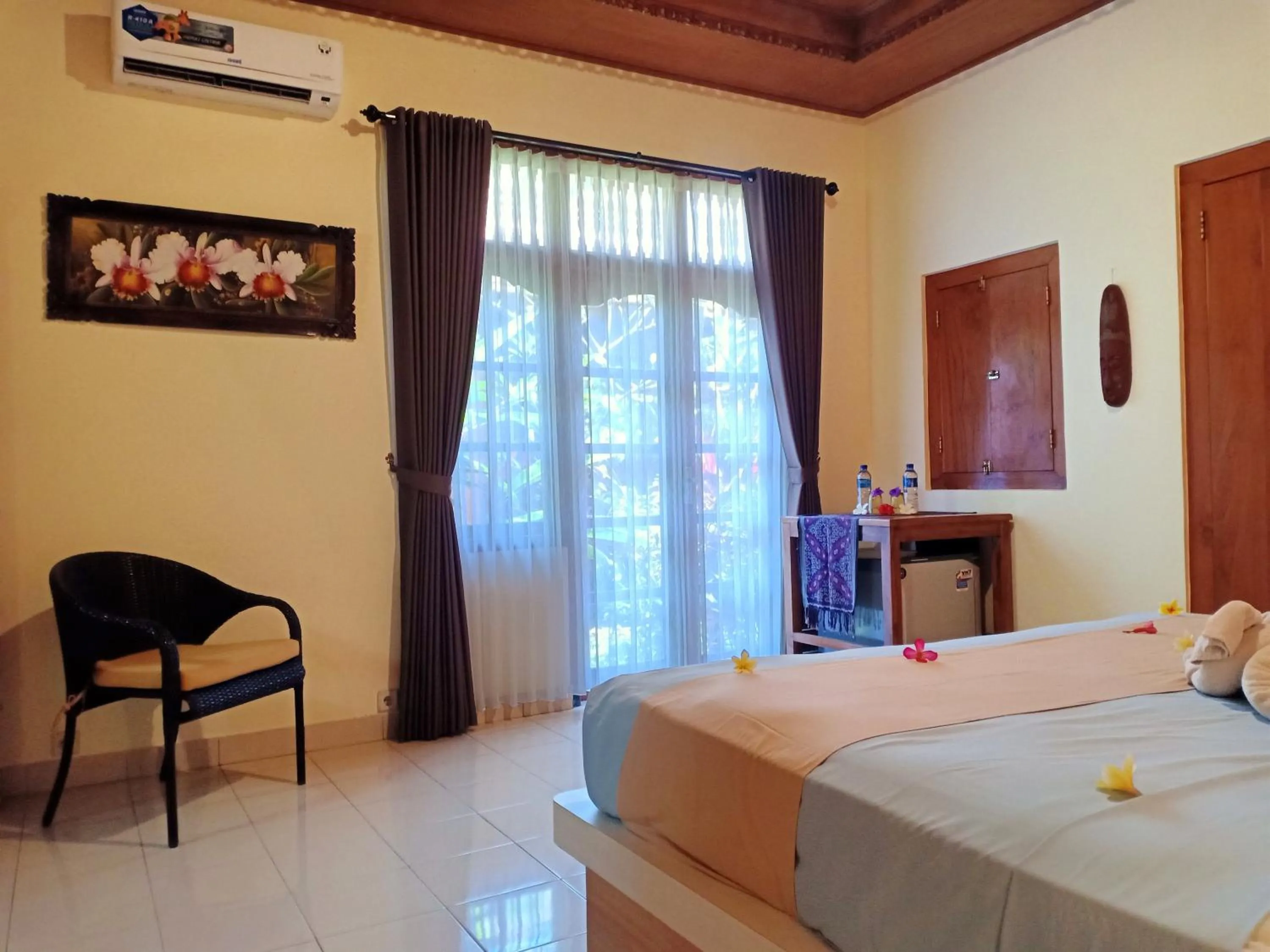 Property building, Bed in Sawah Lovina