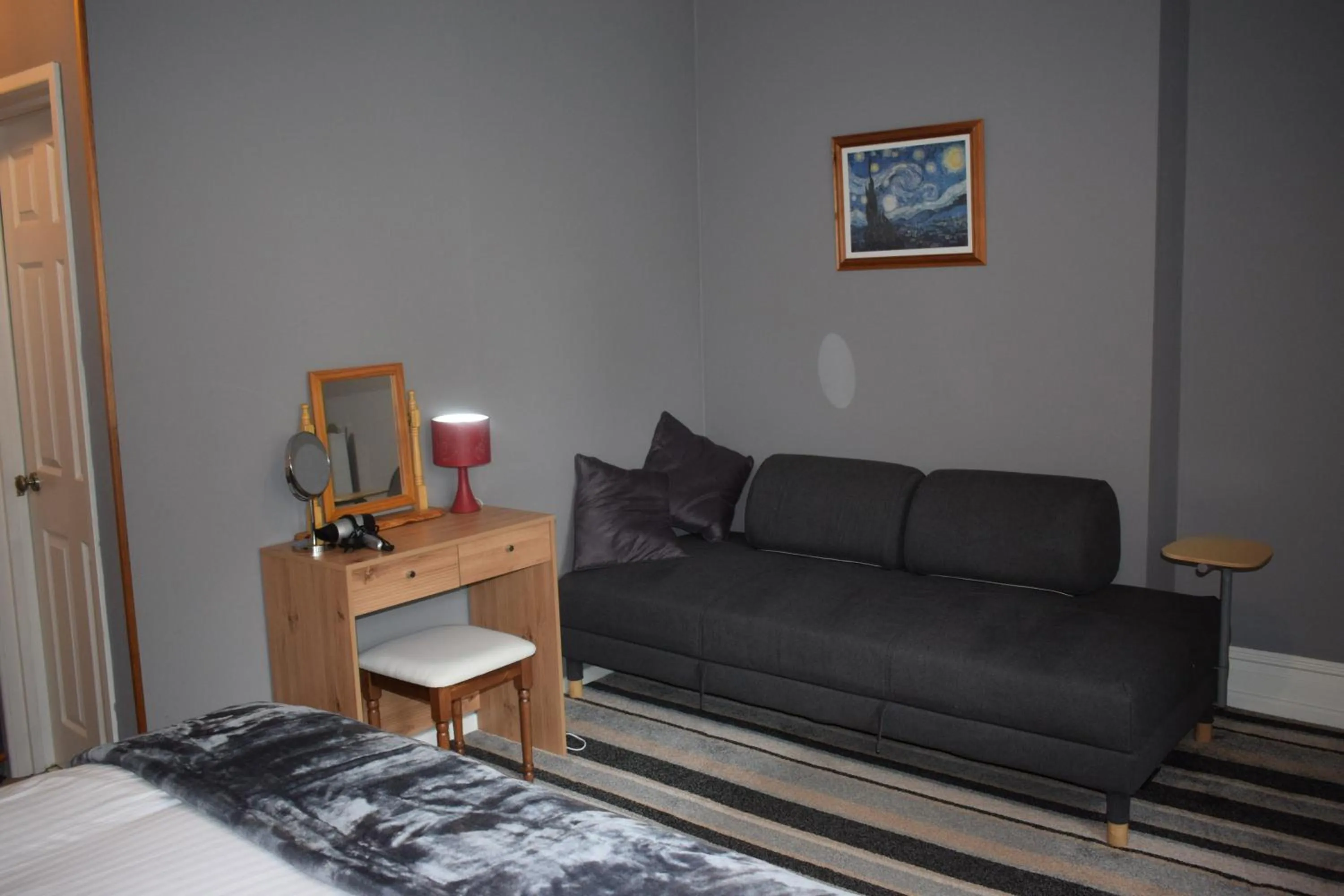 Photo of the whole room in Torwood House