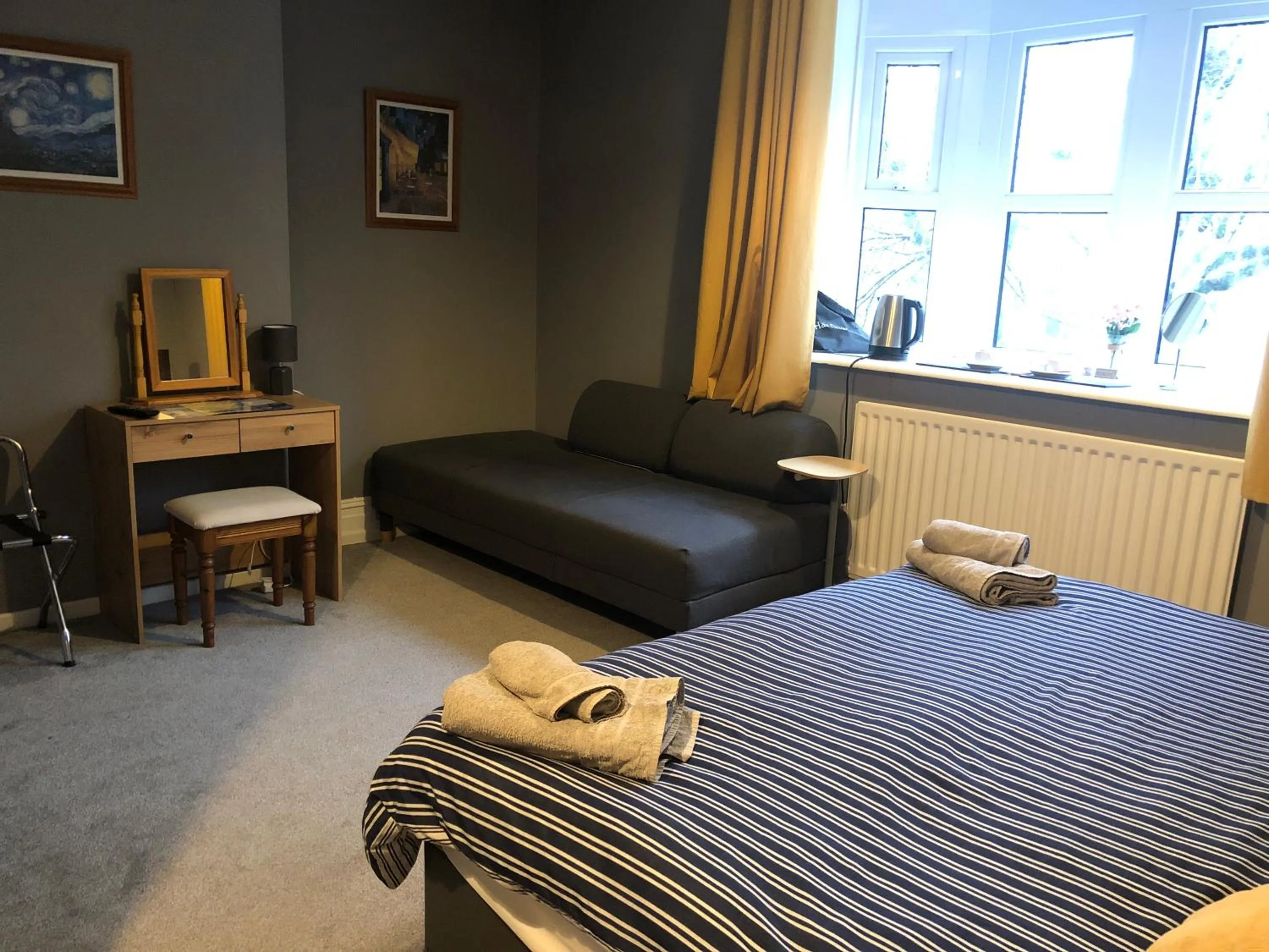 Property building, Bed in Torwood House