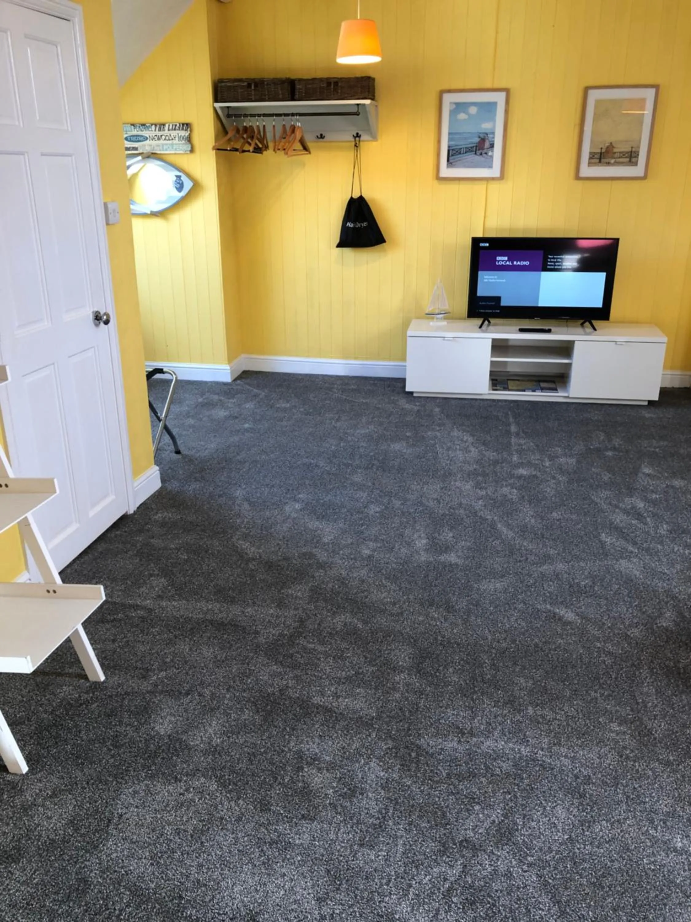 Photo of the whole room in Torwood House