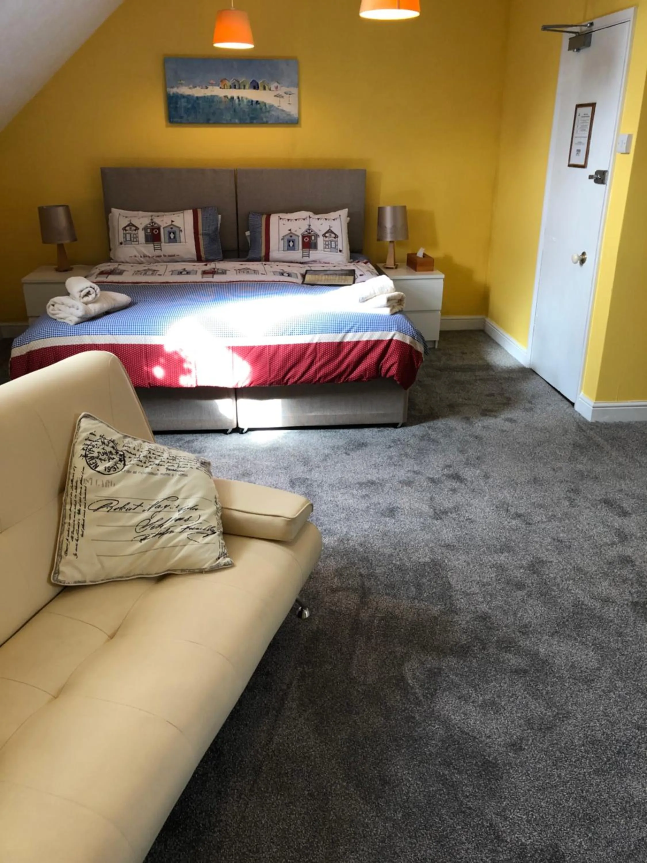 Bedroom, Bed in Torwood House