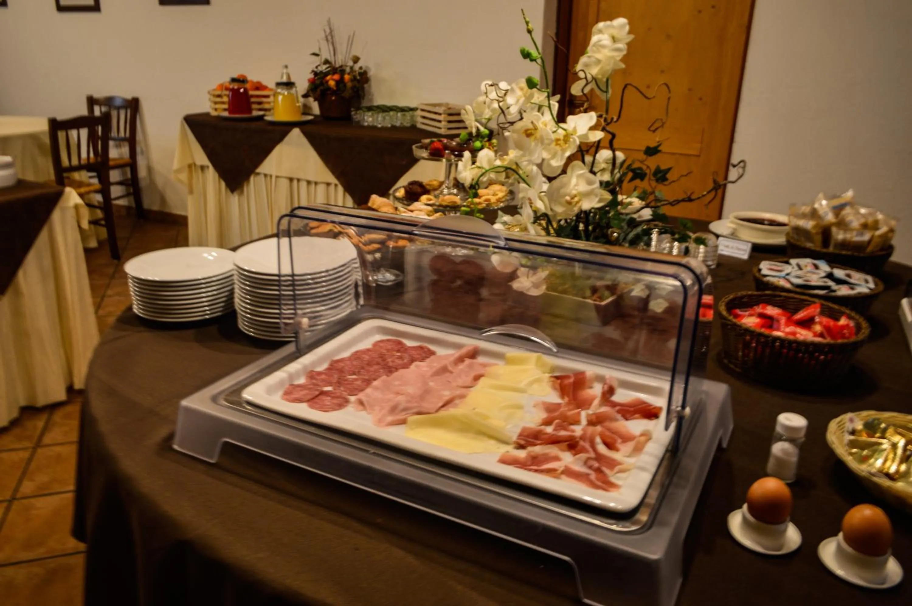 Breakfast in Villa Lucin