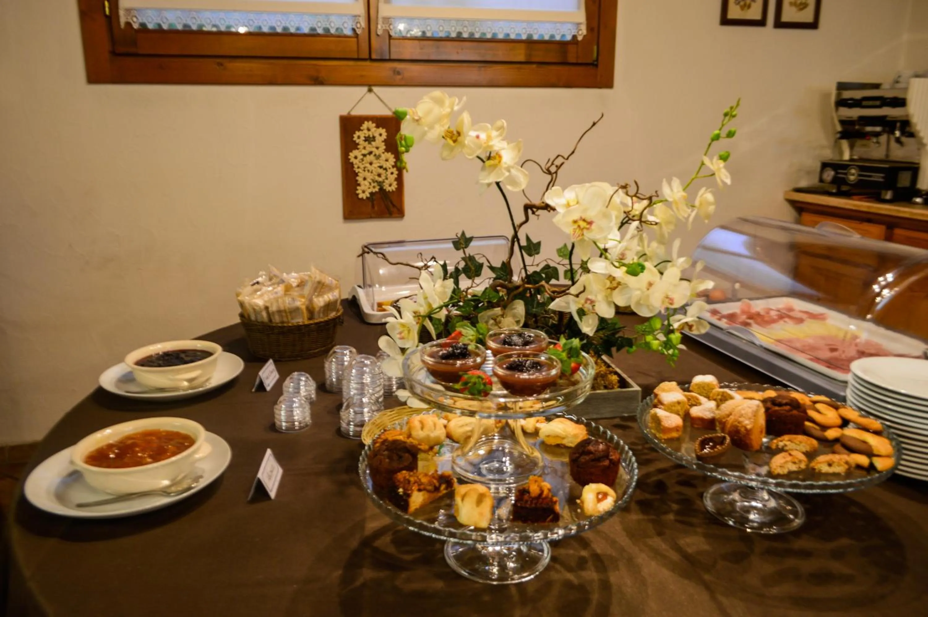 Breakfast in Villa Lucin