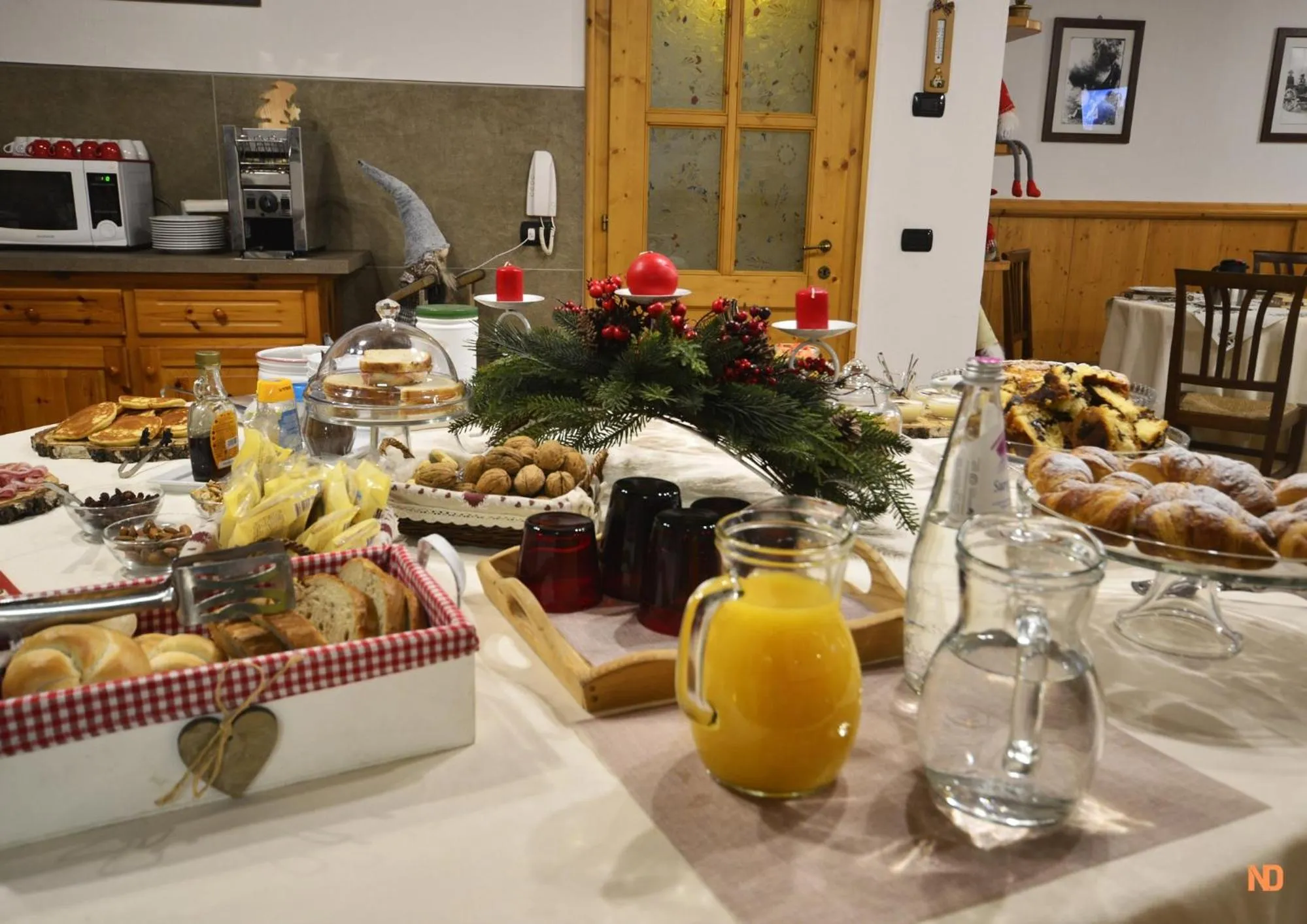 Breakfast in Villa Lucin