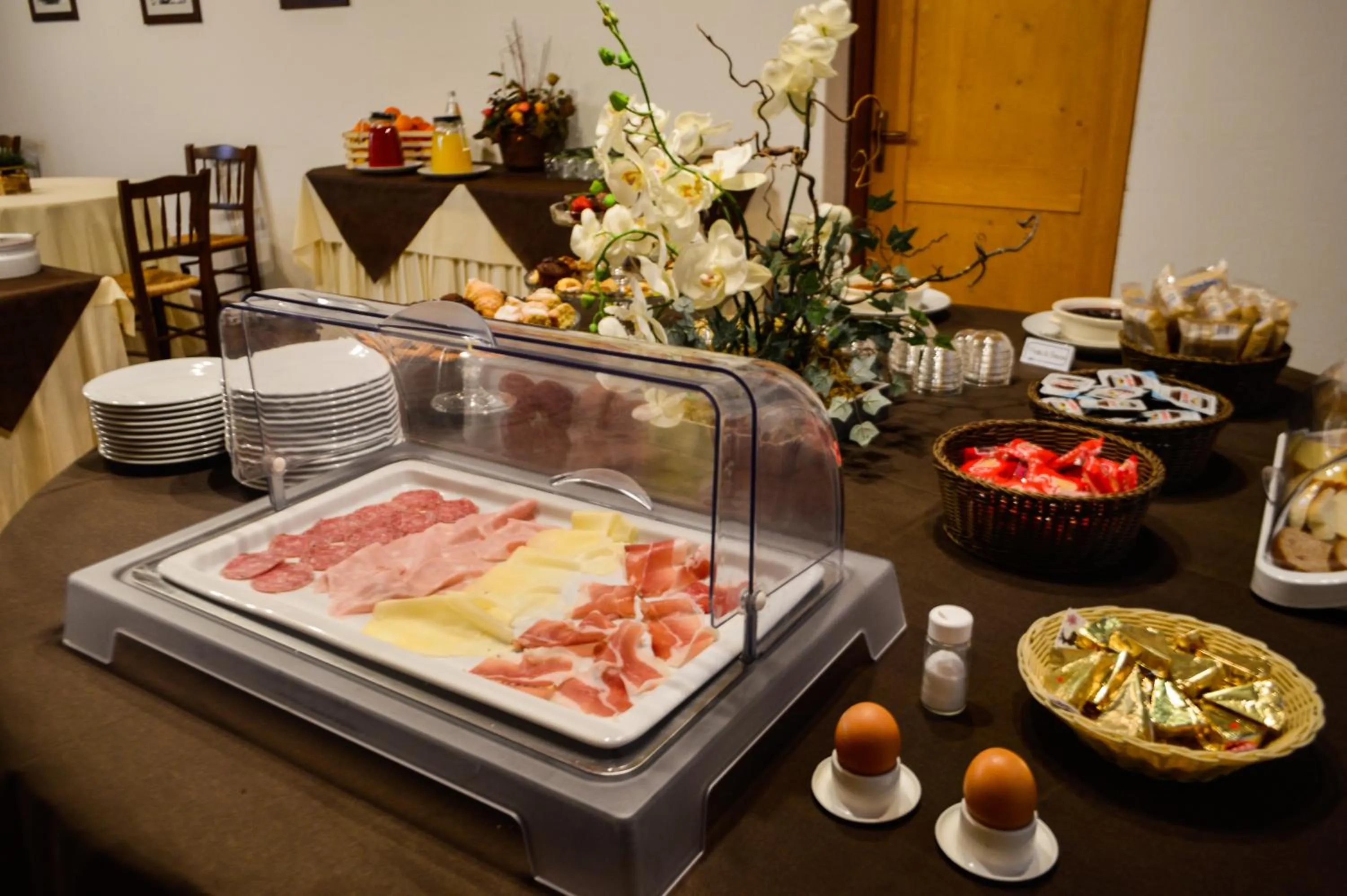 Breakfast in Villa Lucin