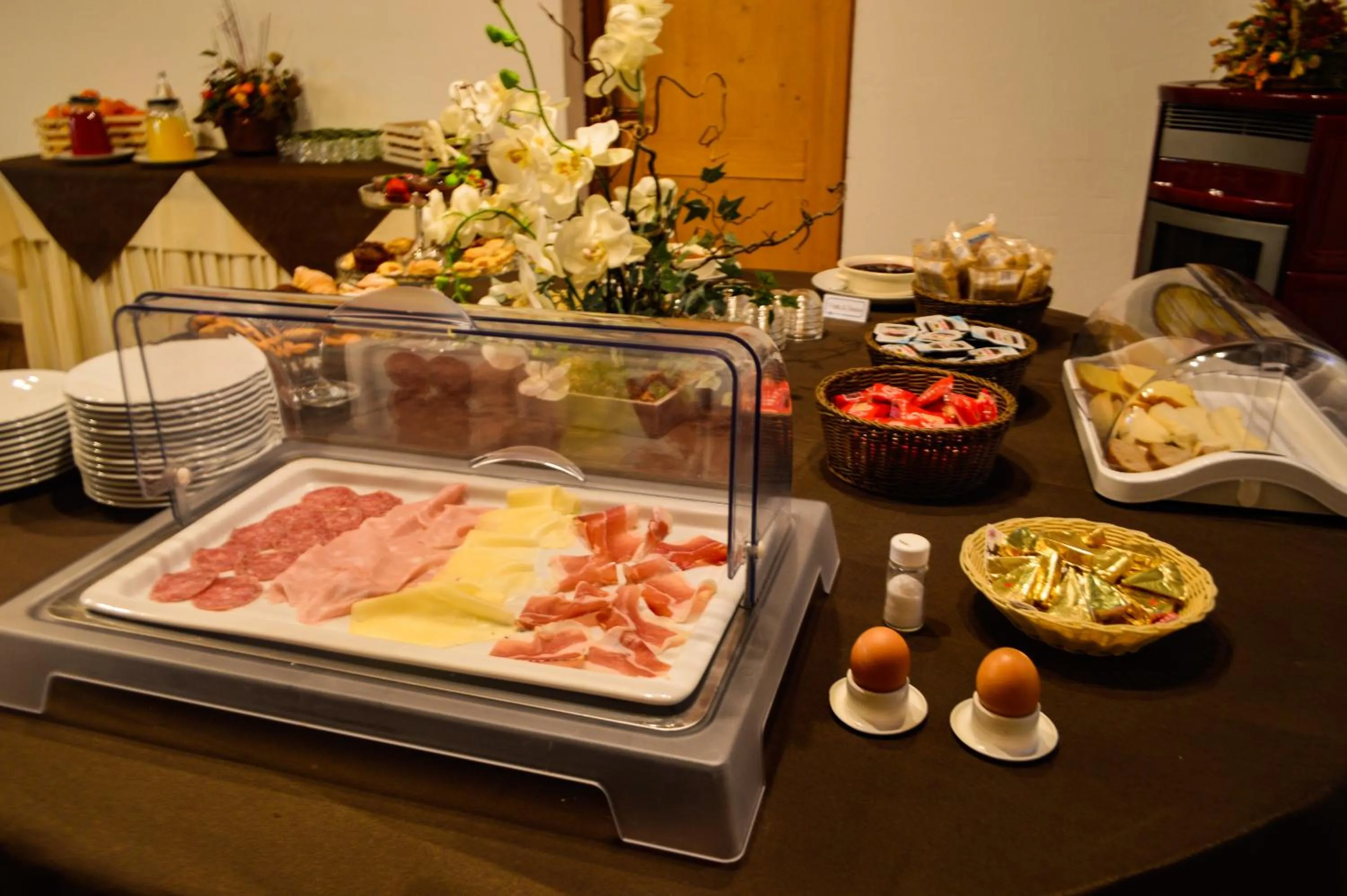 Breakfast in Villa Lucin