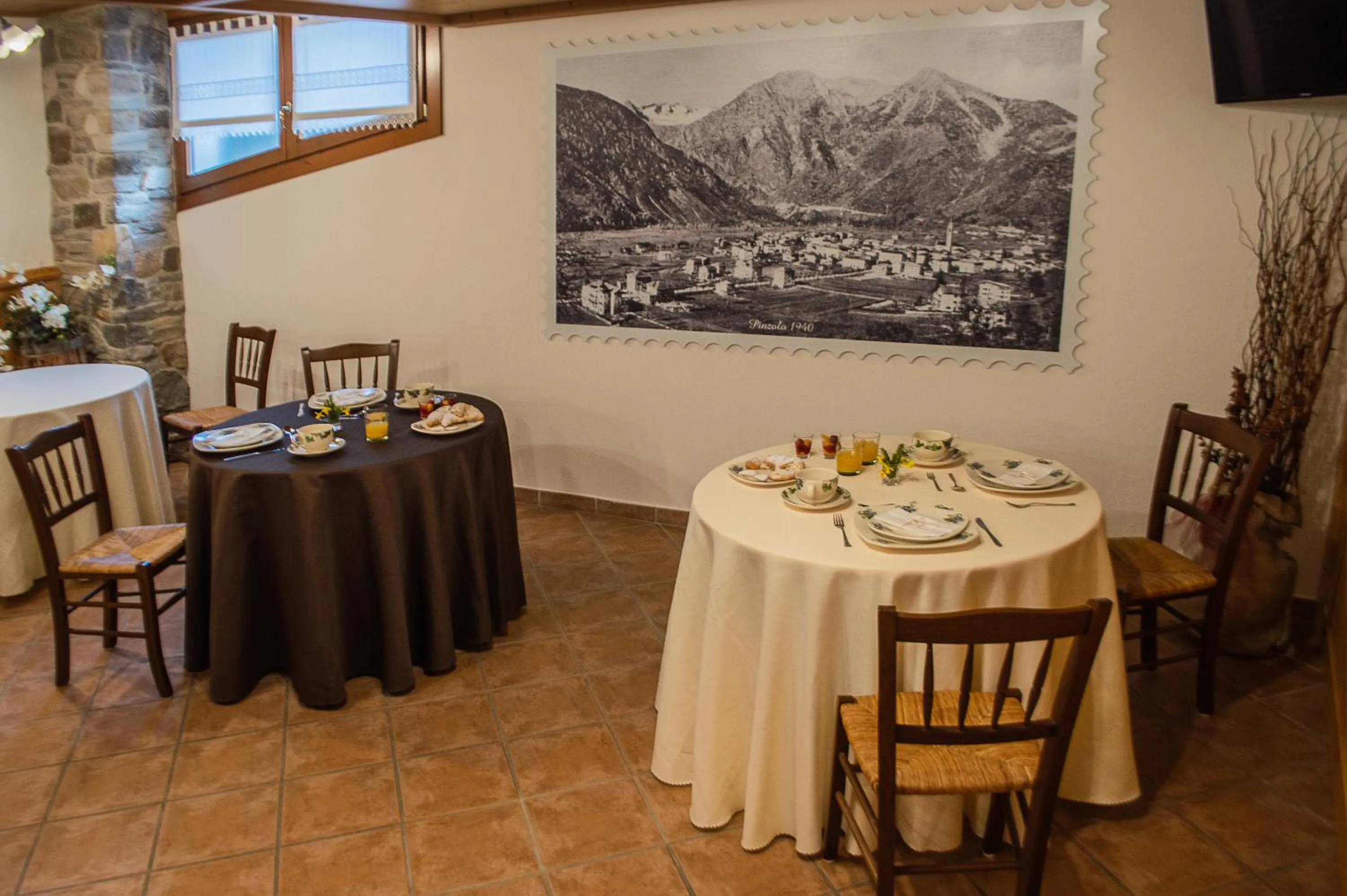 Breakfast in Villa Lucin